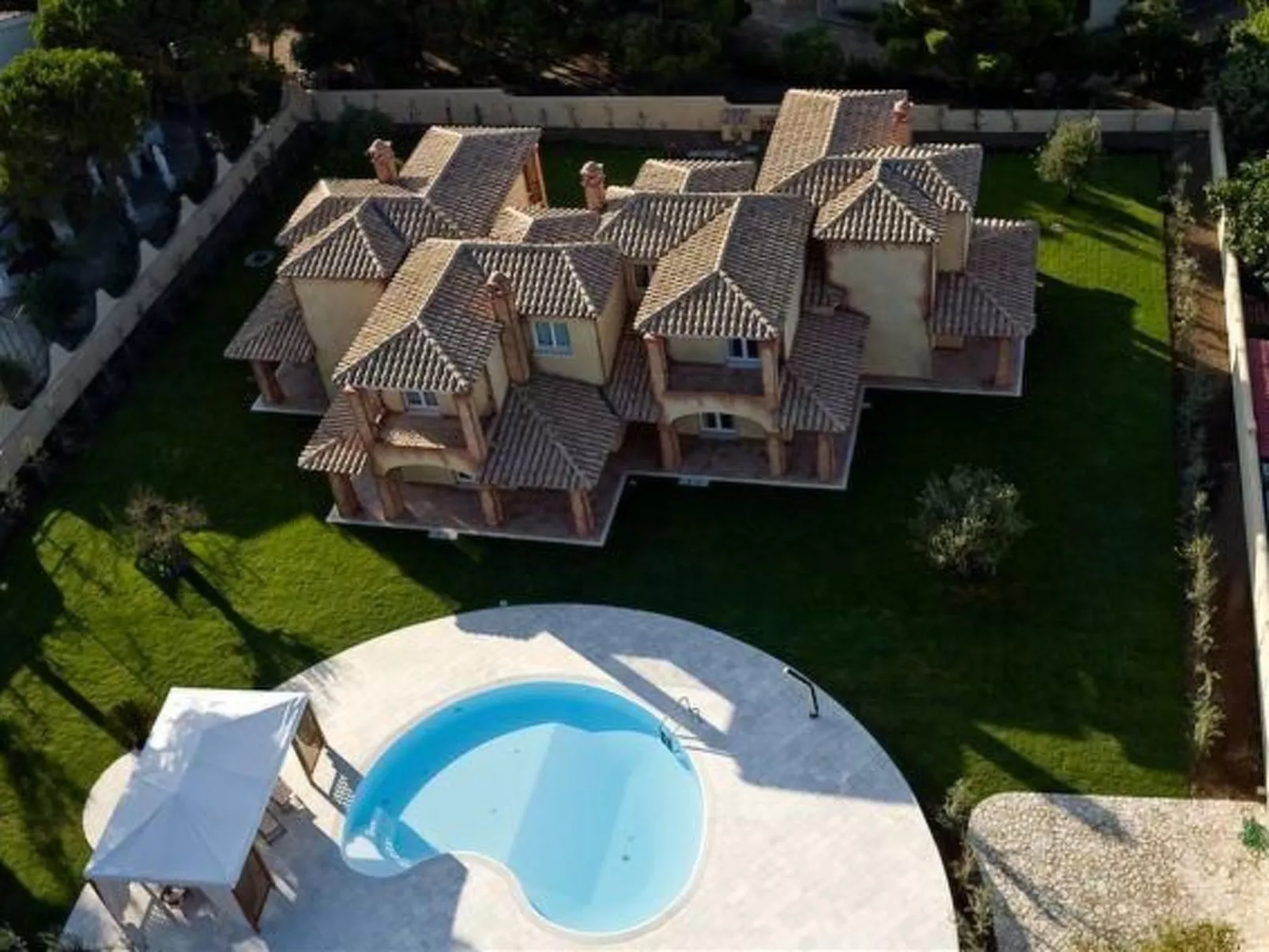 'Villa West' mit Balkon-Binnen