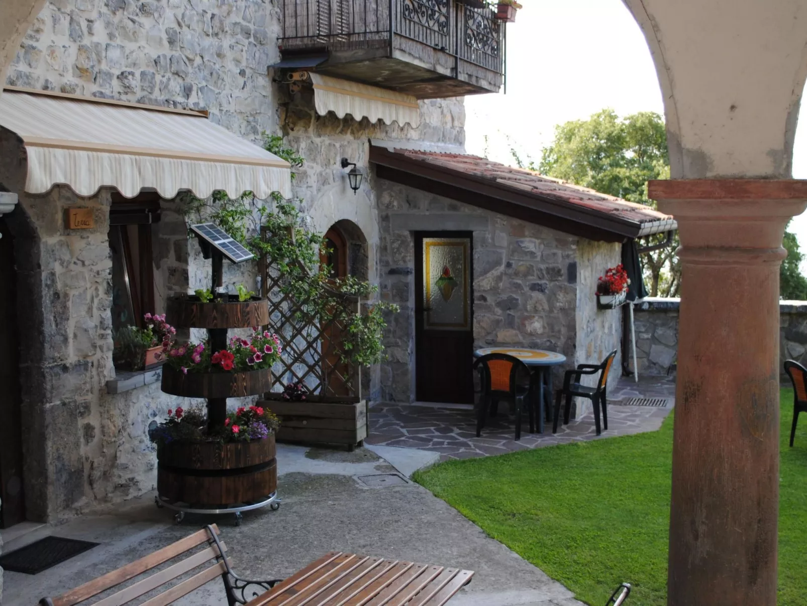 Studio-Apartment mit Zwischengeschoss in einem historischen Gebäude in Zorzino-Buiten