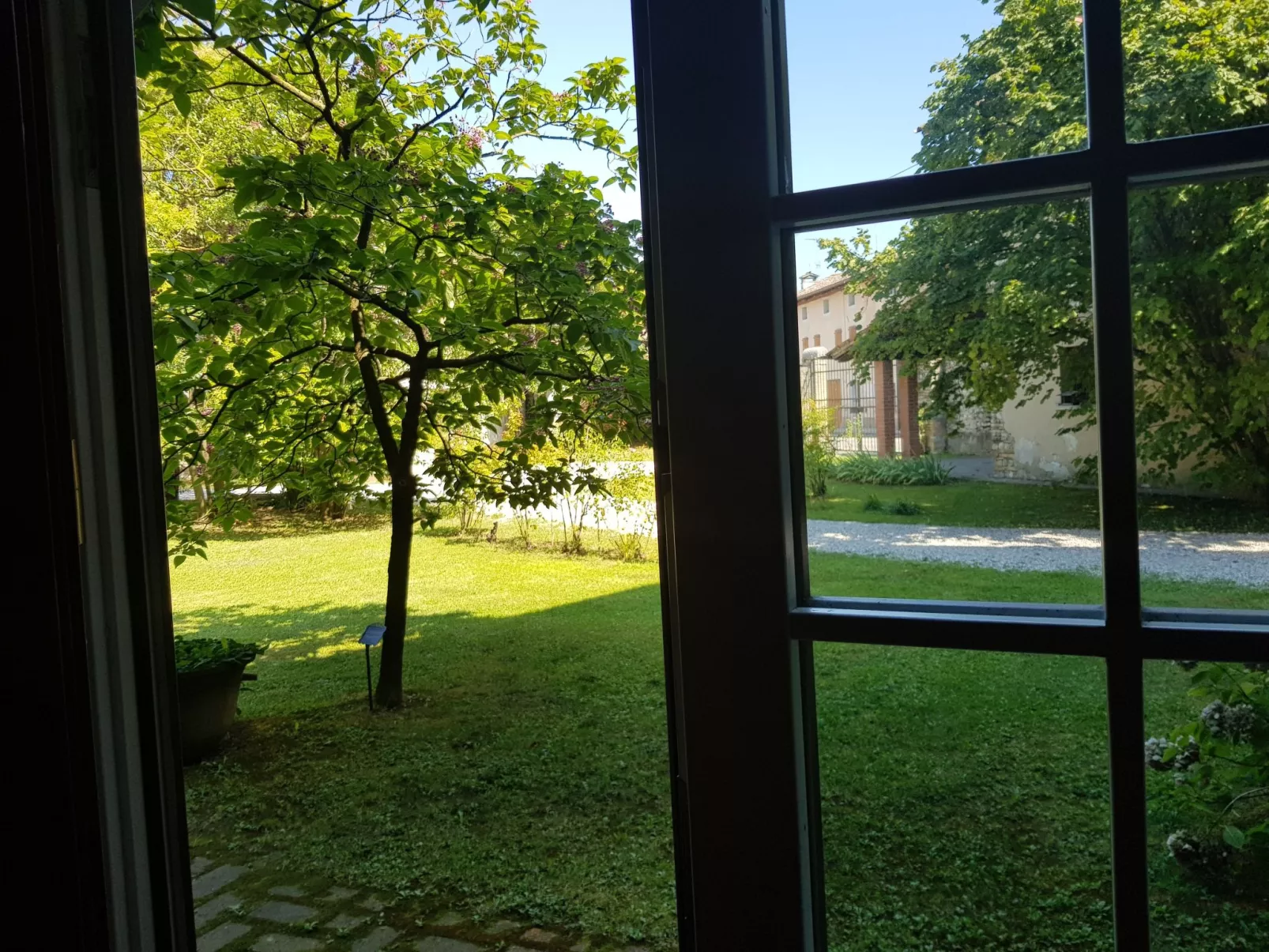 Mit Privatparkplatz-Buiten