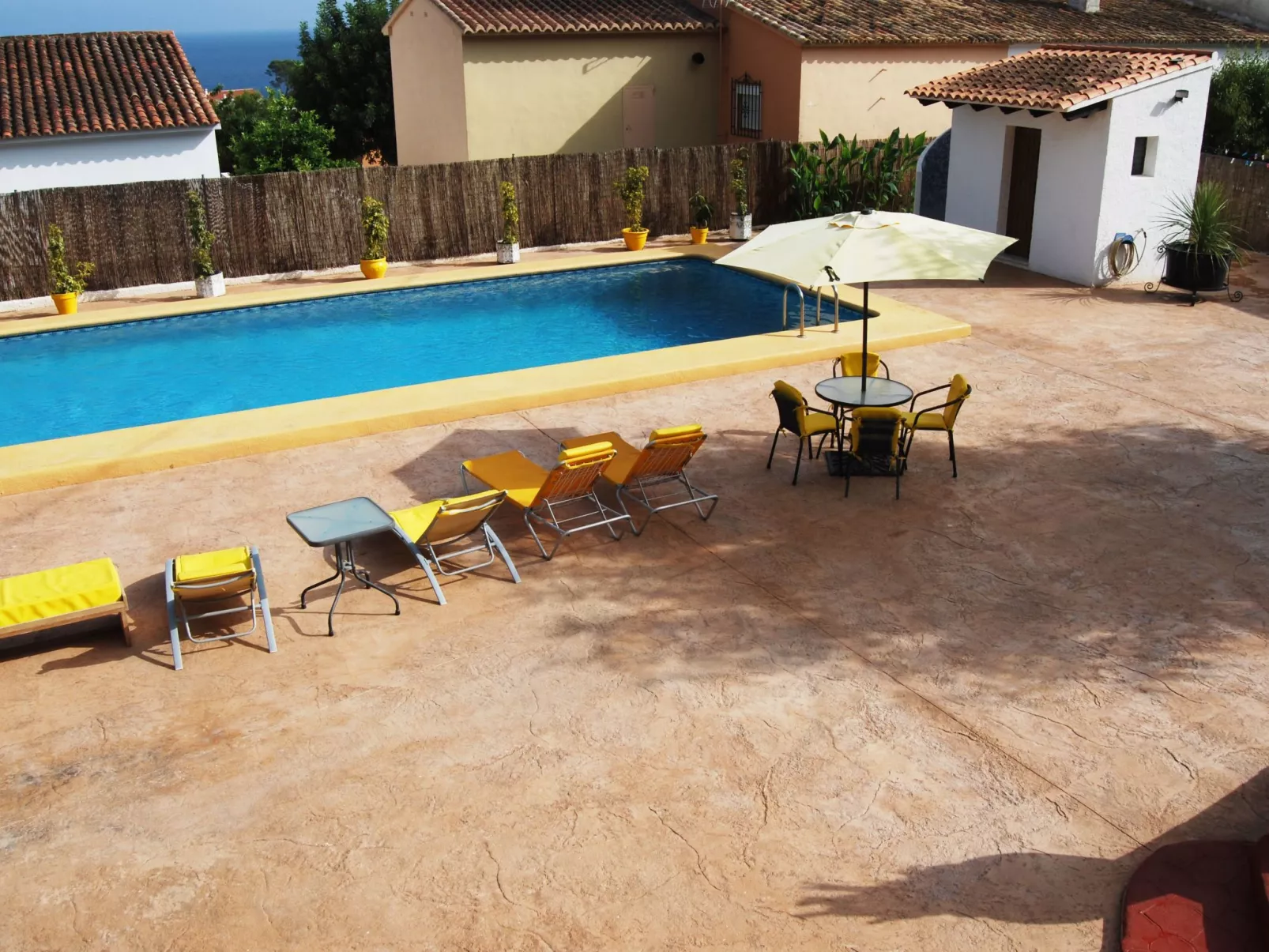Ferienvilla, Seeblick, privater Pool und Parkplatz-Image-tags.info