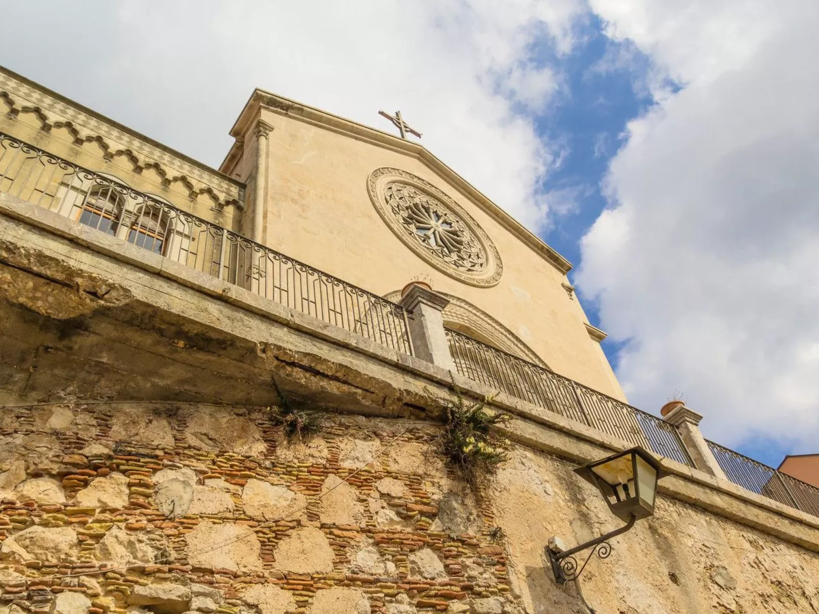 Das Haus des Großvaters in Taormina-Image-tags.info