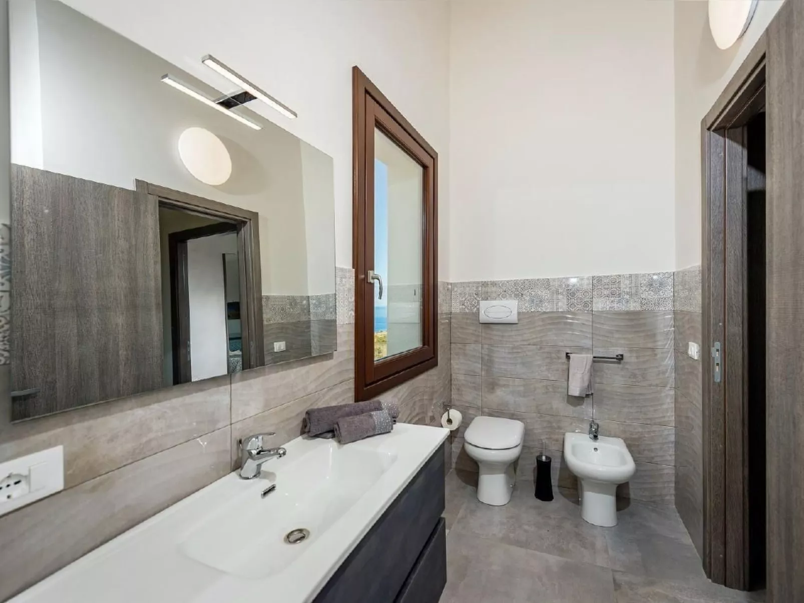 Villa "Rocchi Livreri" mit Blick auf das Wasser-Binnen