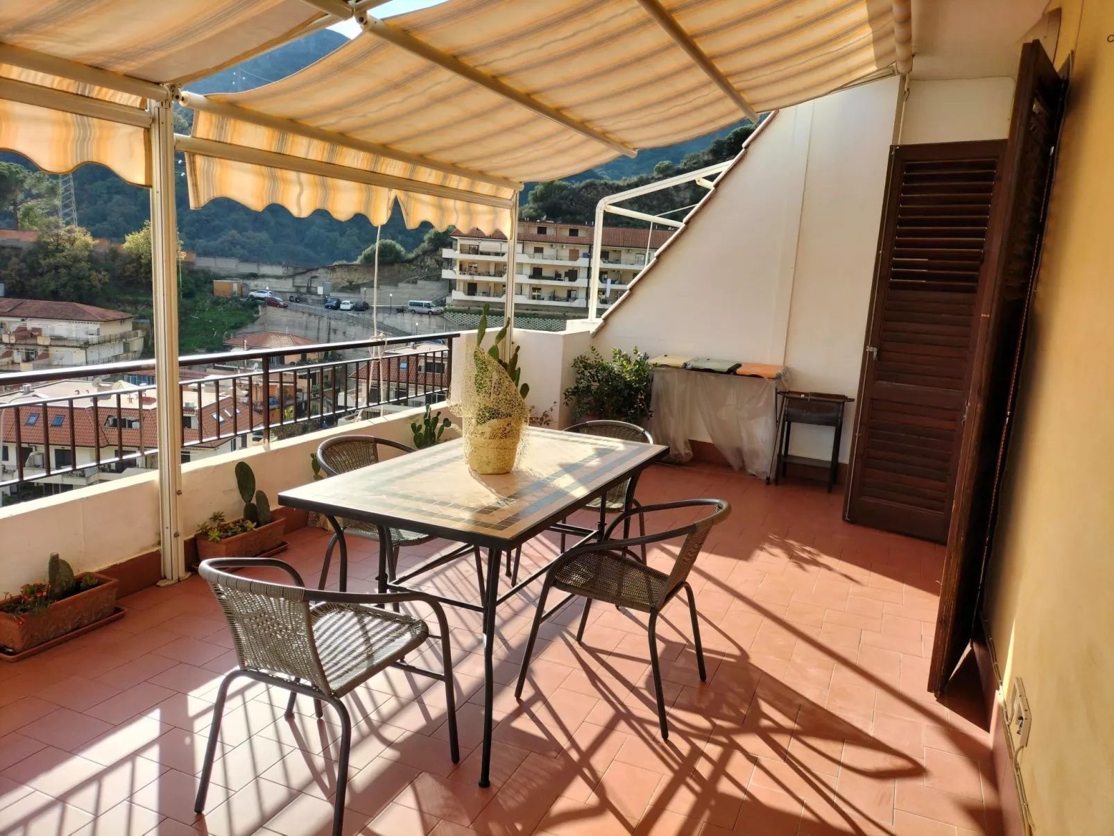 'Entire' mit Terrasse-Image-tags.info