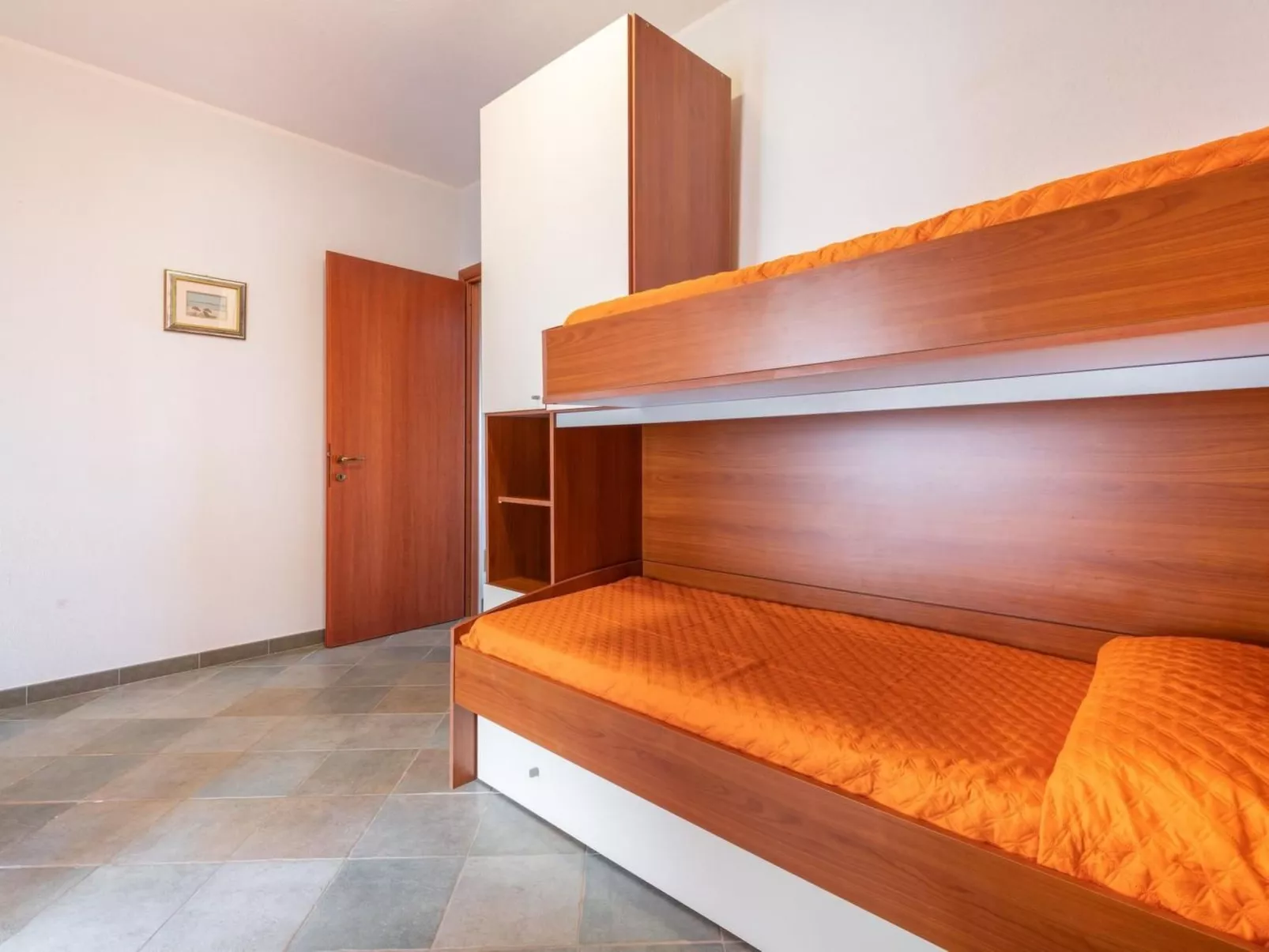 Haus mit Panoramablick in Chia in natürlicher Umgebung-Image-tags.info