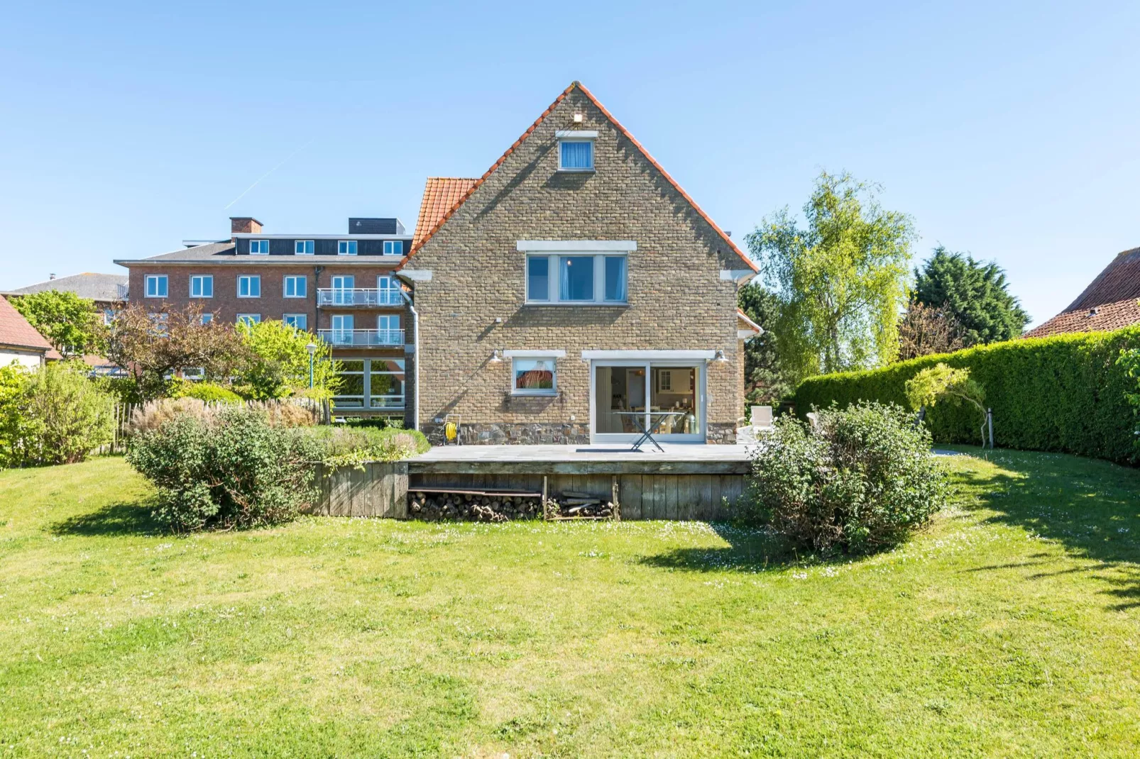 Villa Esprit de famille-Buitenkant zomer