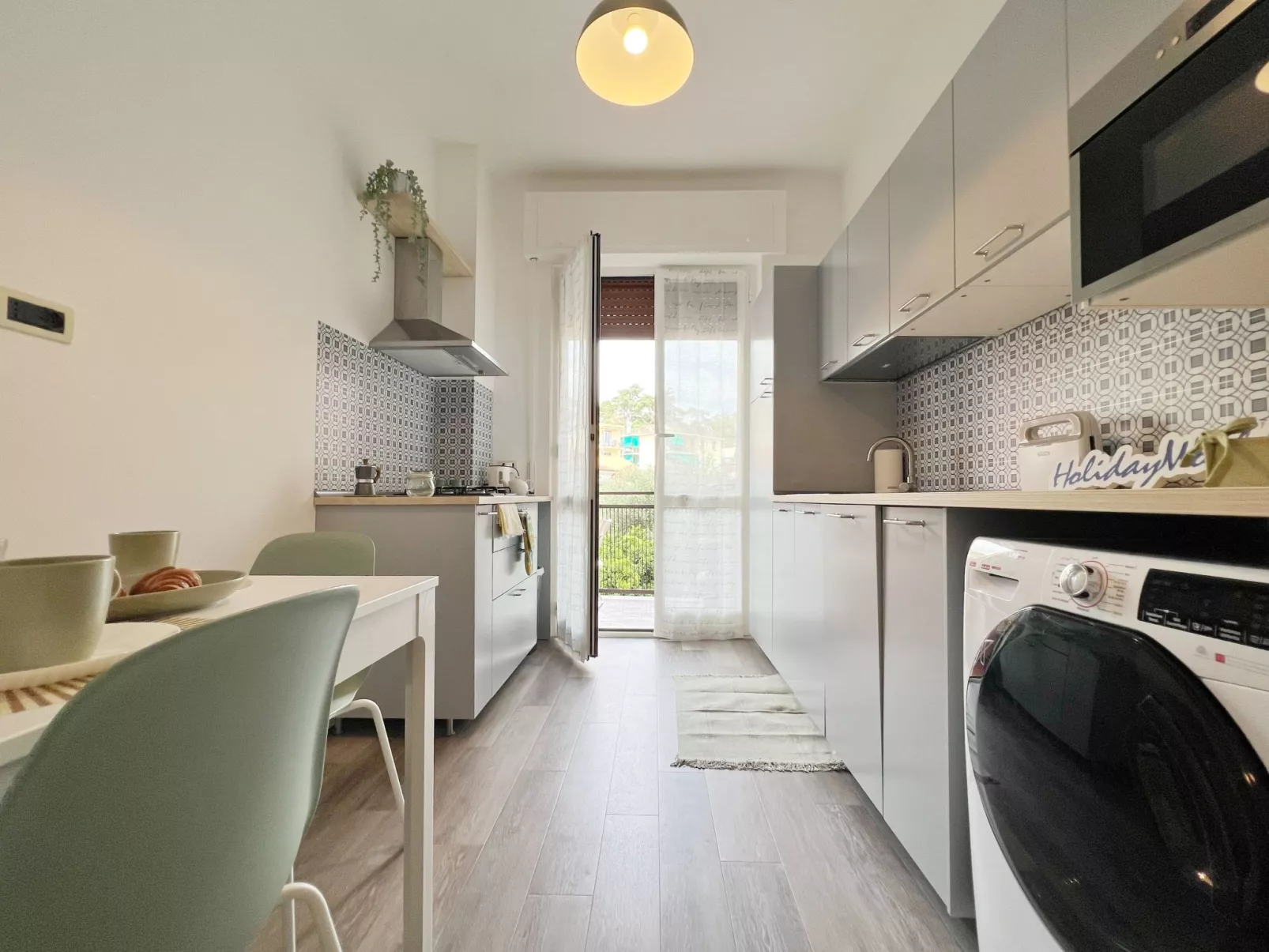 Für 6 Personen ca. 96 m&sup2; in Arenzano, Norditalien (Ligurien)-Binnen