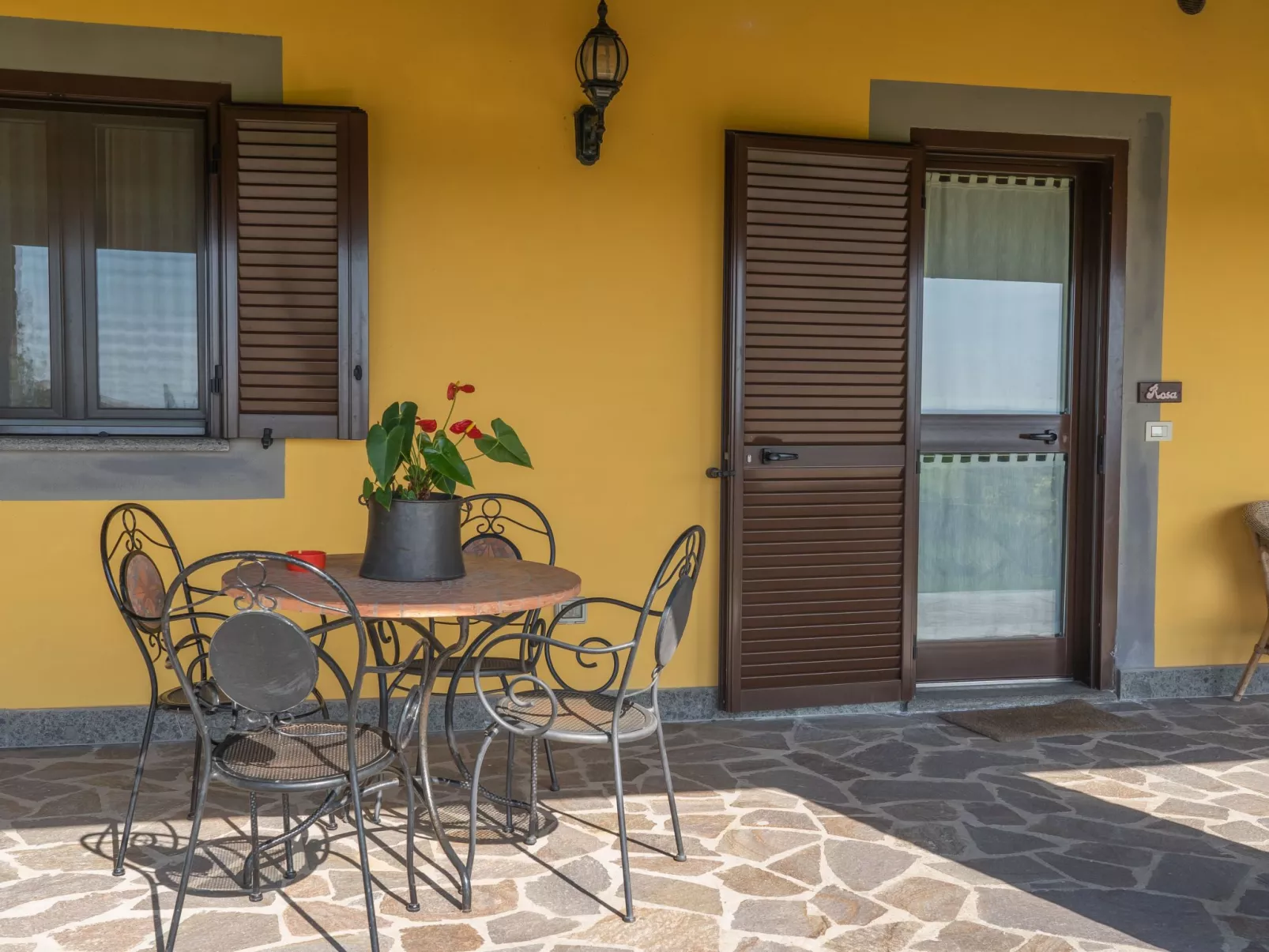 Mit Privatparkplatz-Buiten