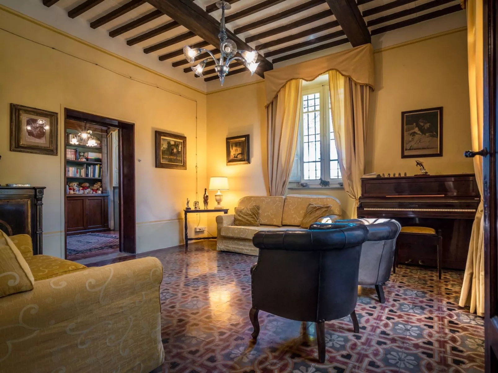 Villa mit Garten und privatem Pool-Image-tags.info