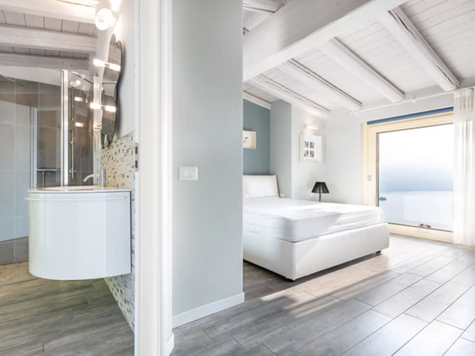 'Delfi' mit Pool-Image-tags.info