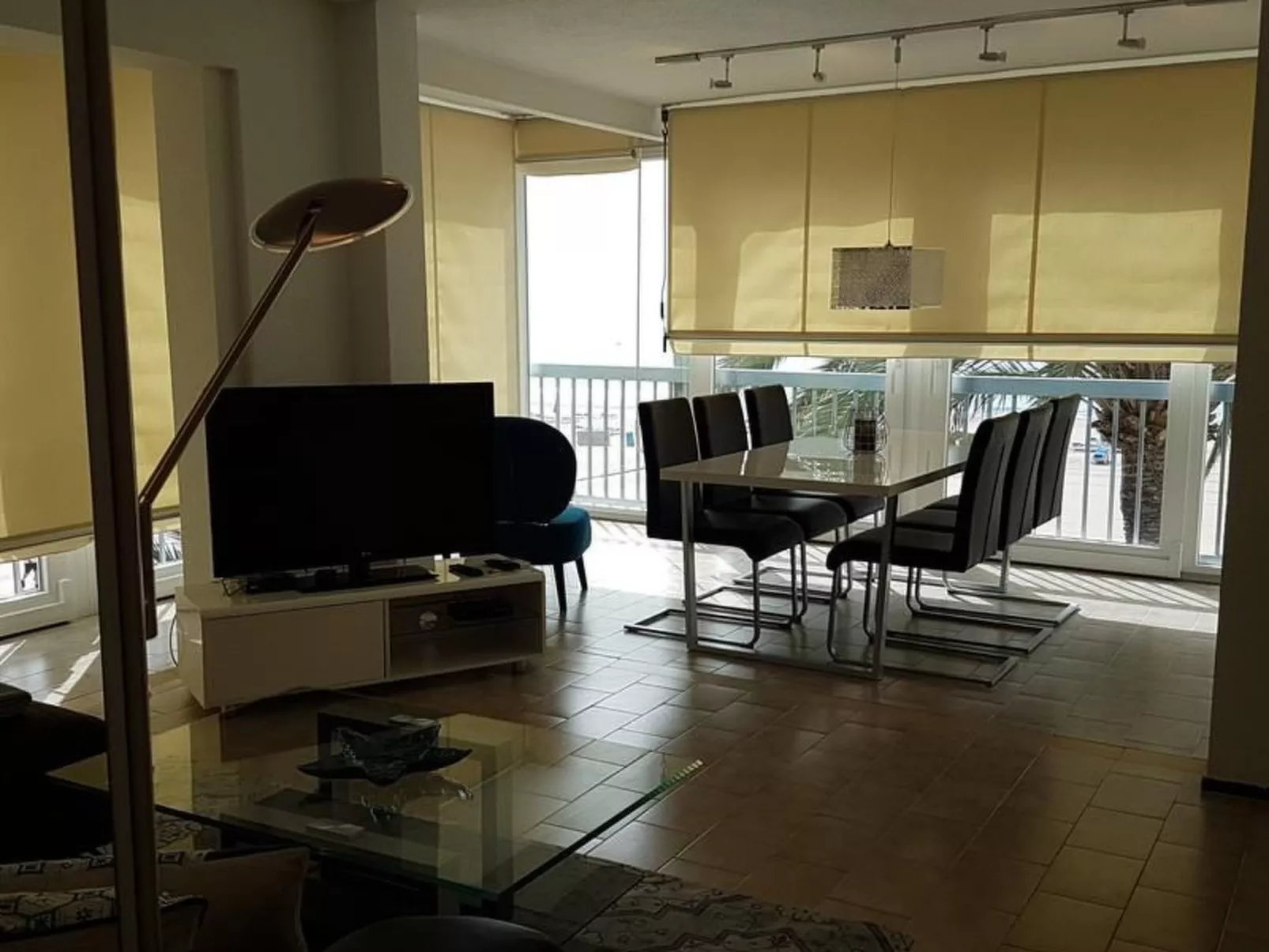 Esmeralda-Image-tags.info