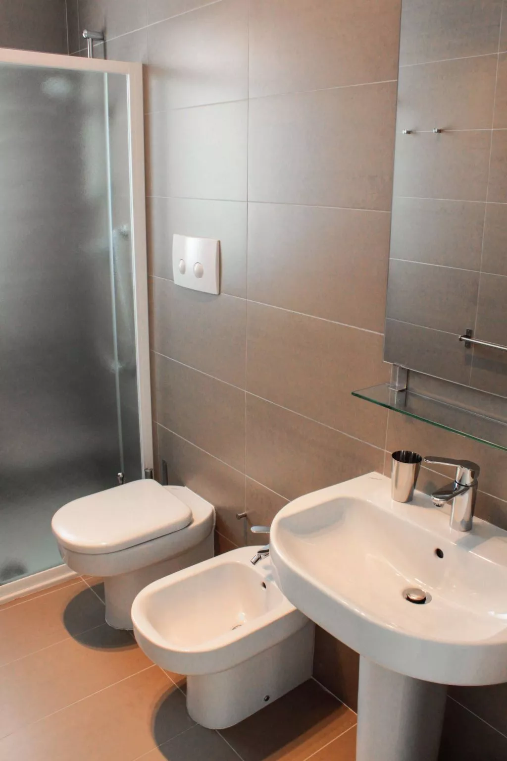 Appartamento con 2 camere da letto-Image-tags.info