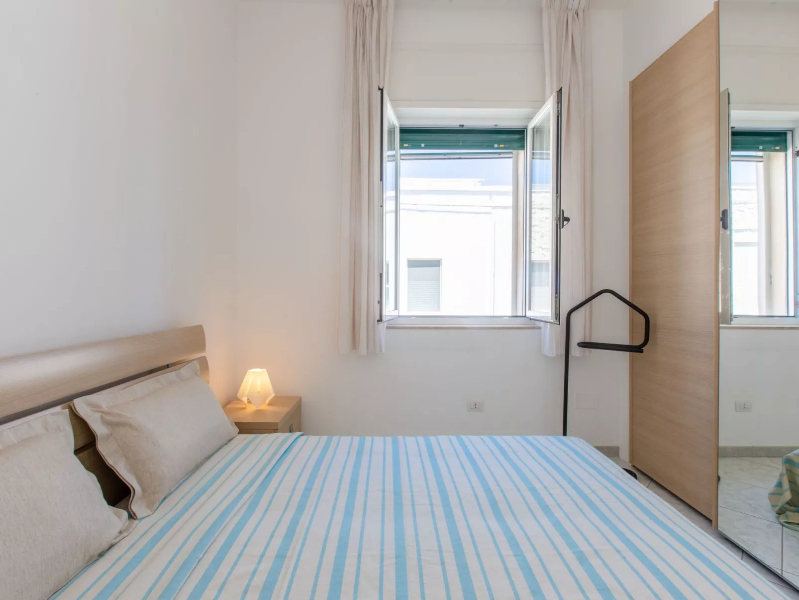 Der Meerblick im Rossella's-Image-tags.info