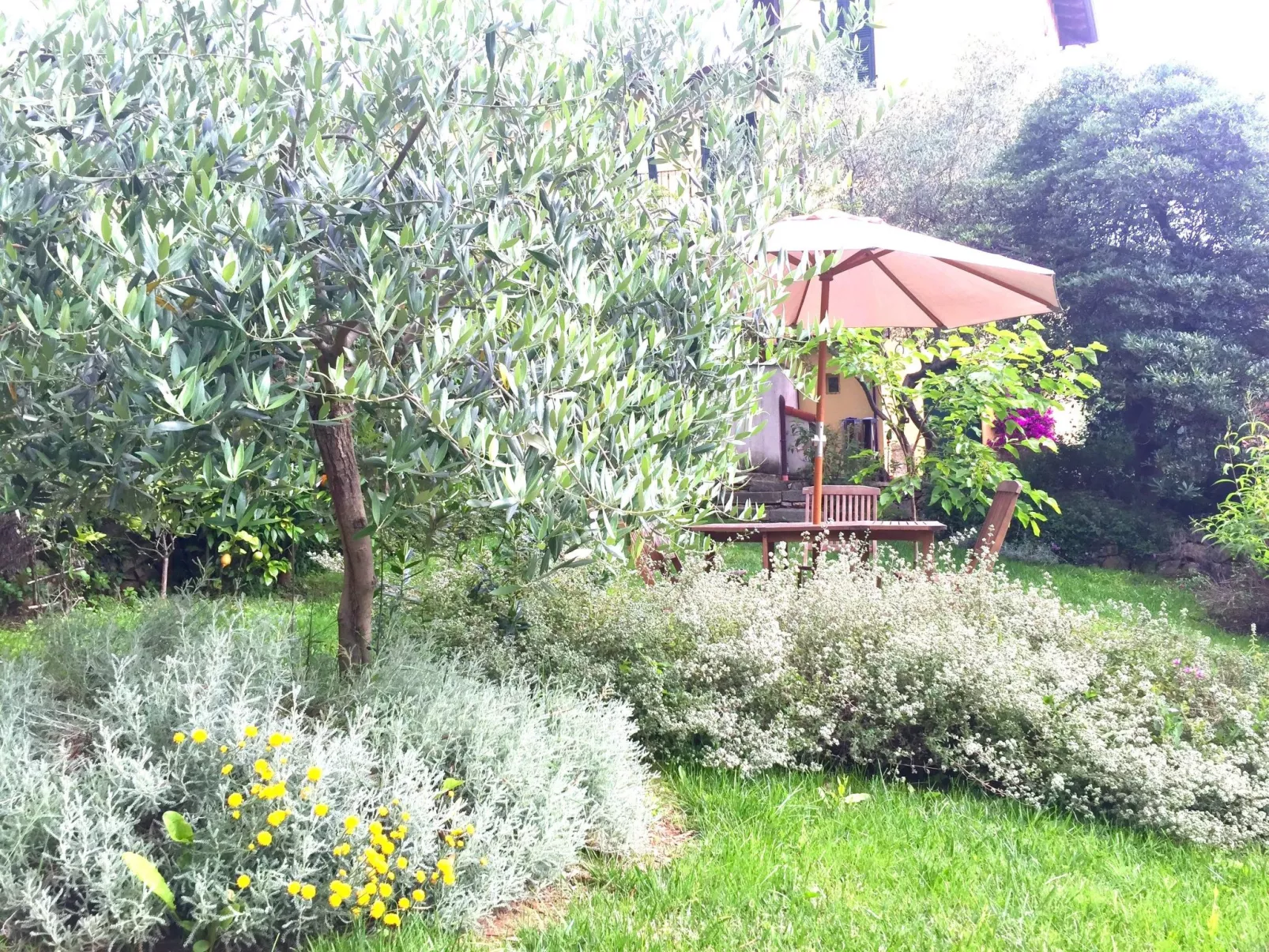 Wohnung mit privatem Garten in Villa-Buiten