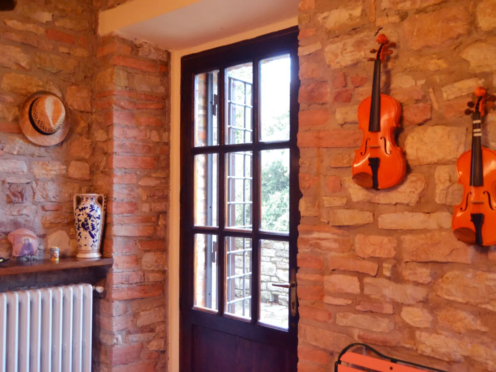 Altes Steinhaus mit Garten-Binnen