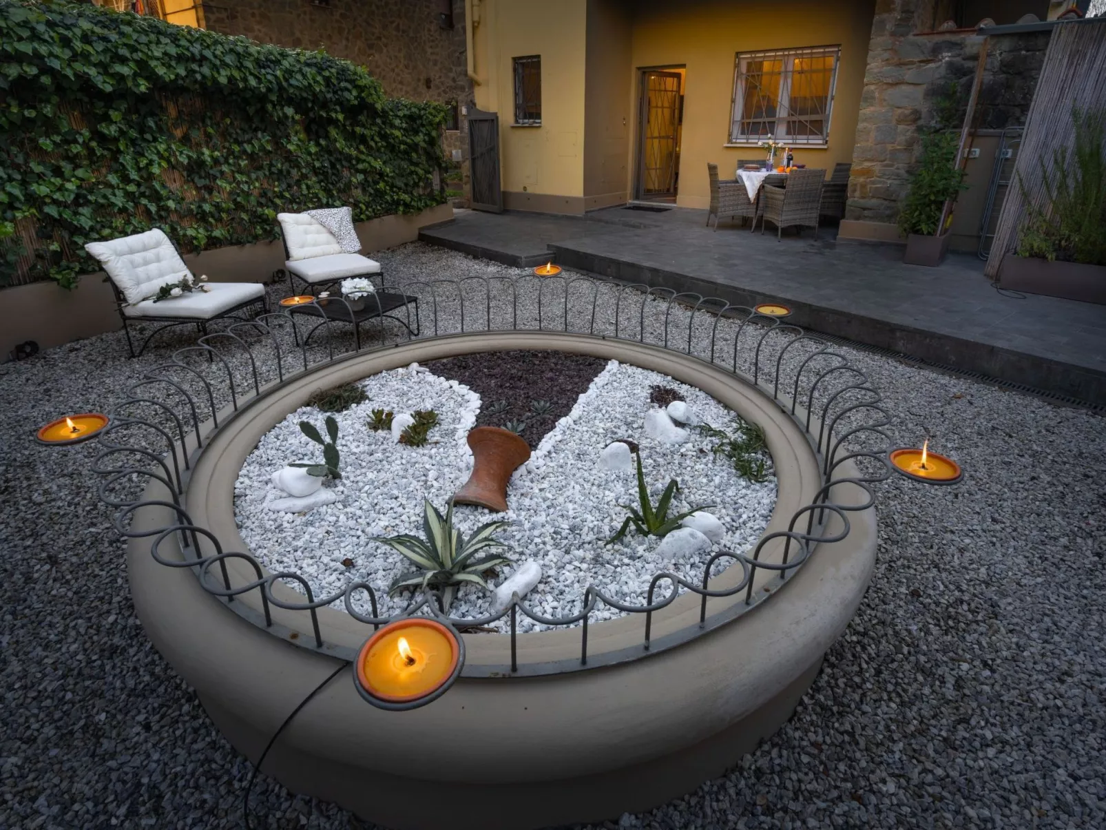 Garten' Ferienwohnung mit privatem Garten-Buiten