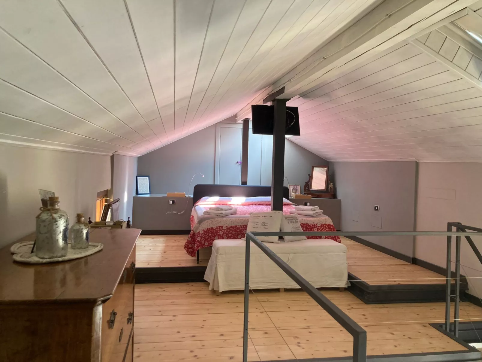 'CasAldo-Image-tags.info