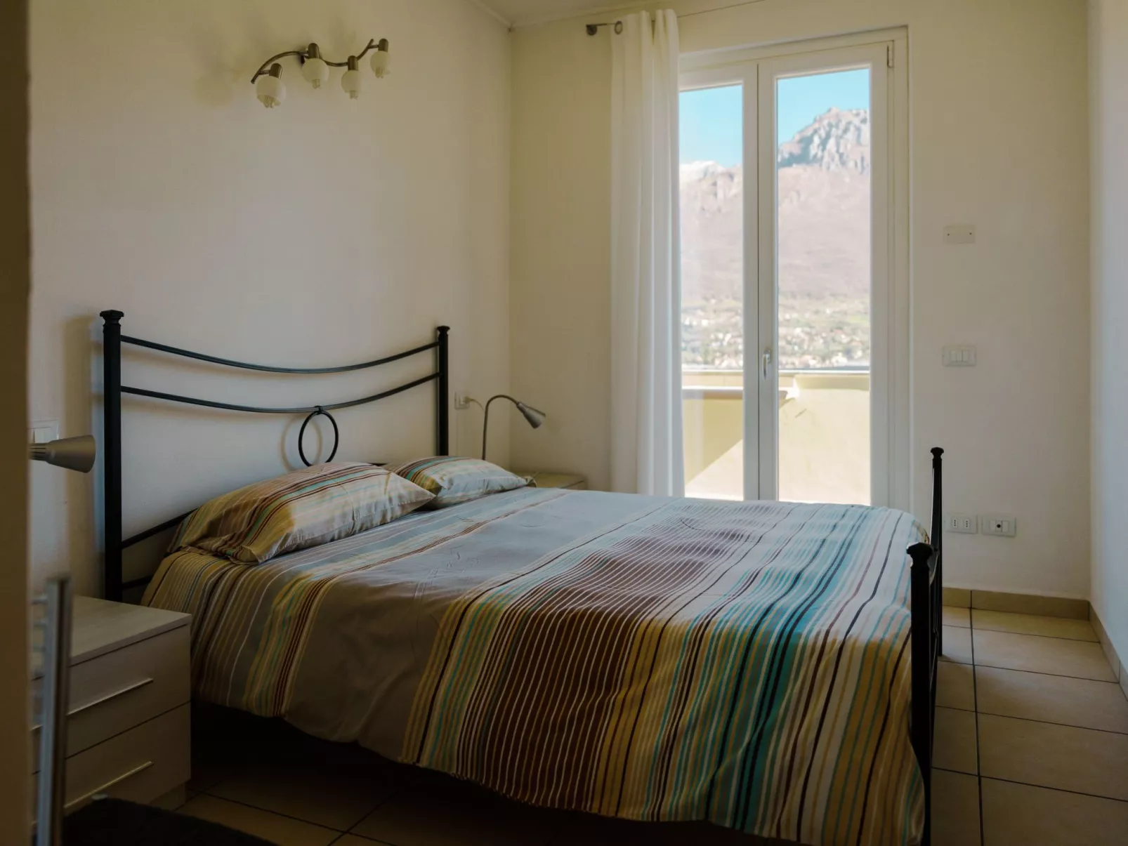 Villa zur alleinigen Nutzung mit 4 Wohnungen-Image-tags.info