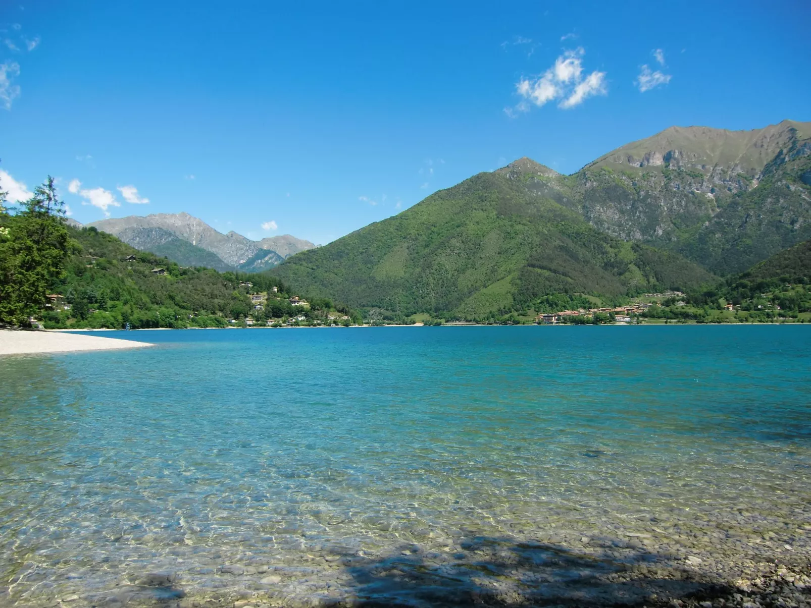 Erdgeschosswohnung mit möbliertem Garten-Buiten