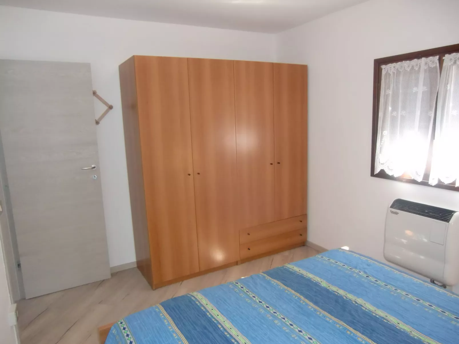 Freistehendes Haus mit Veranda mit Seeblick-Binnen