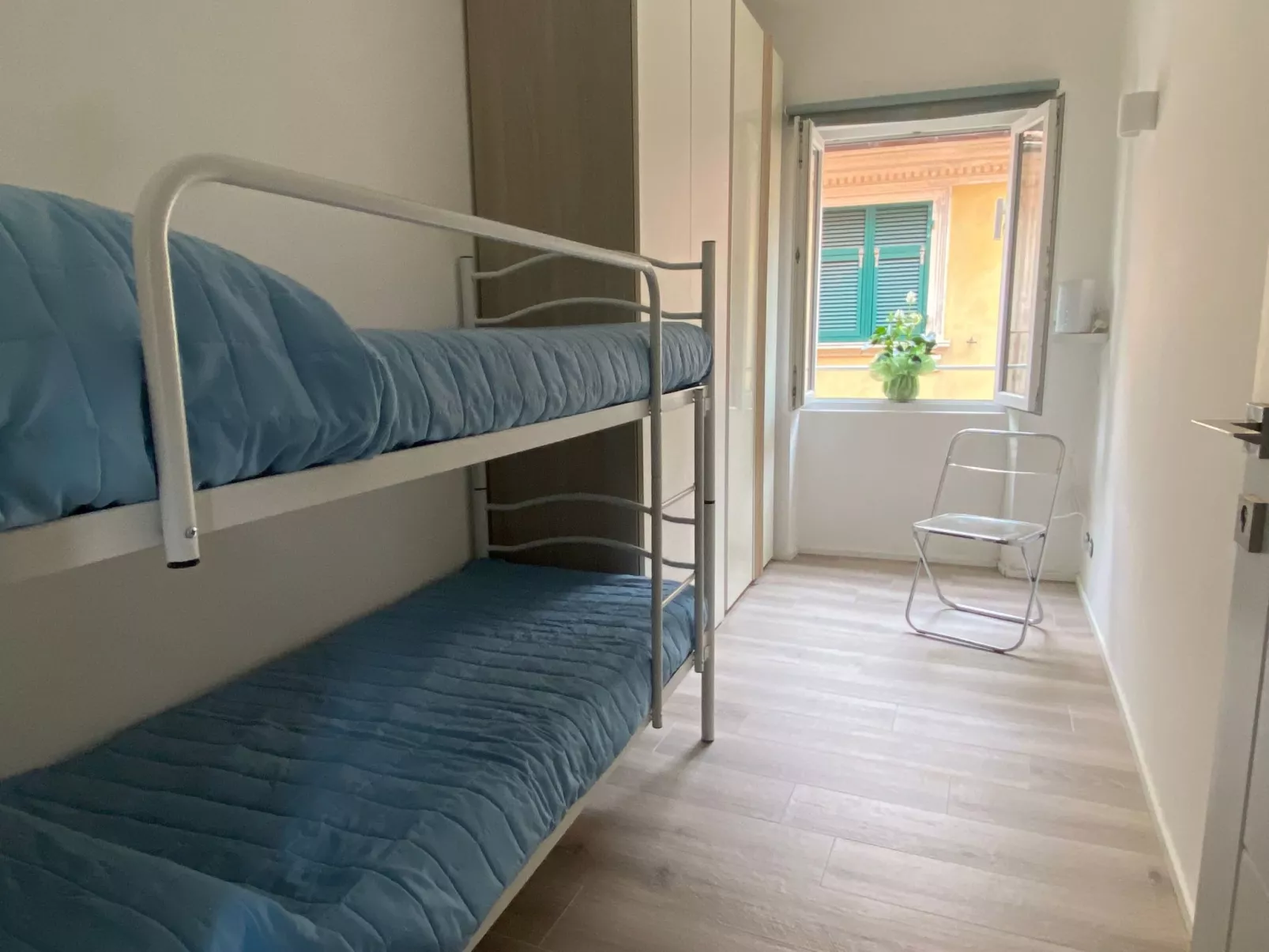 Vaze's Heart by Holiday World-Binnen