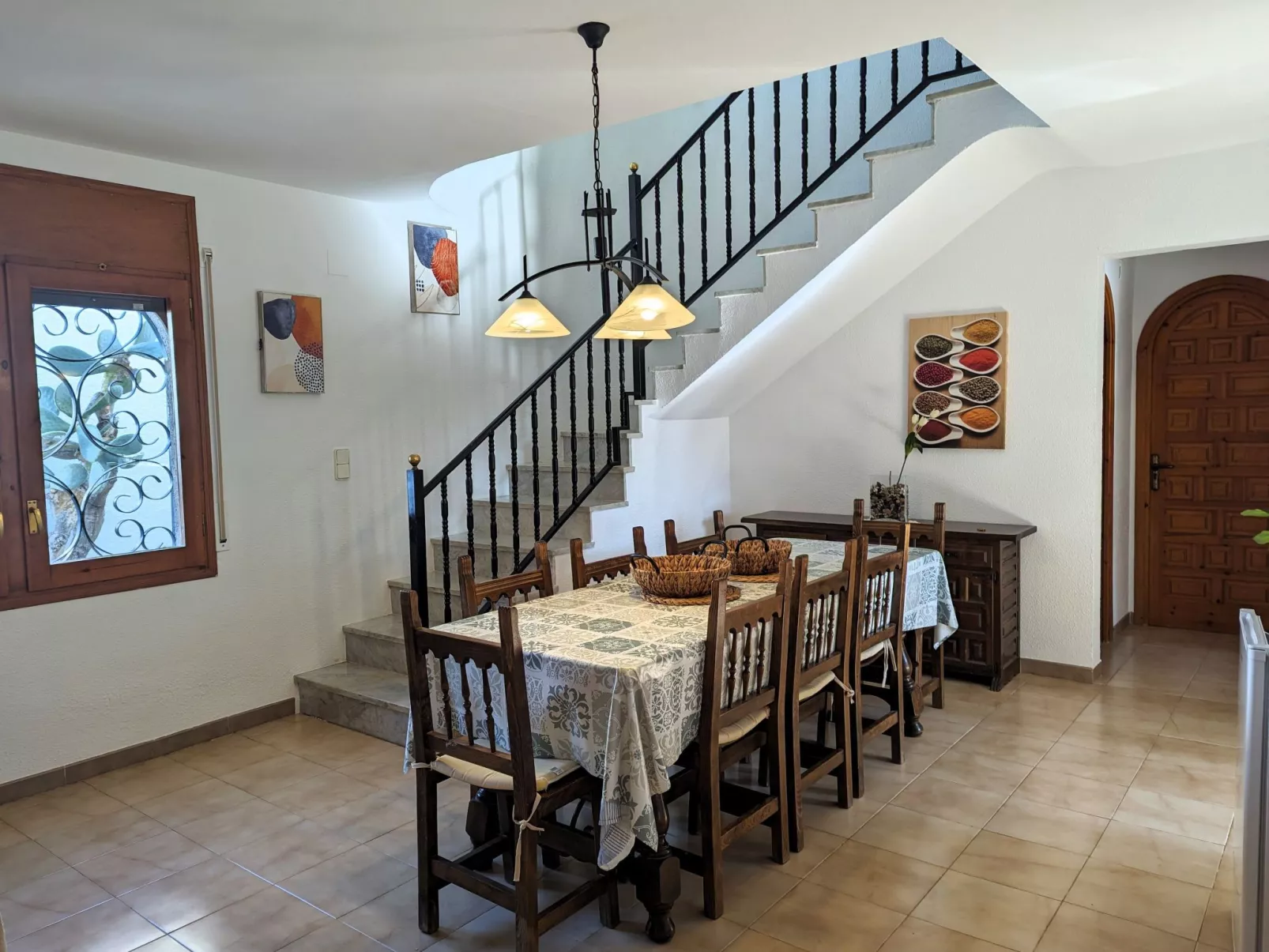 Villa mit einem Nebengebäude auf weitläufigem Garten in Strandnähe-Image-tags.info