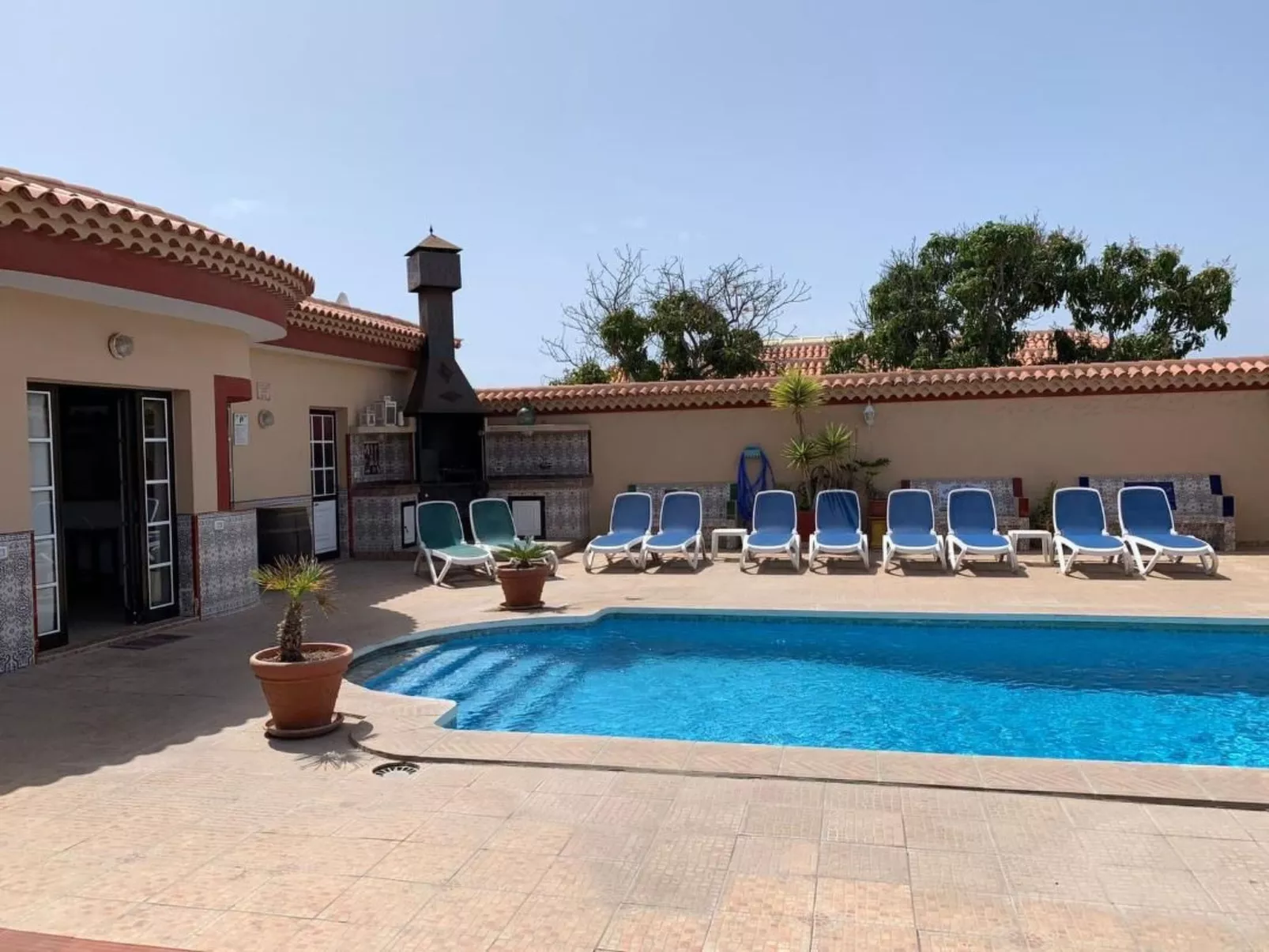 "Floratere" mit Terrasse-Buiten