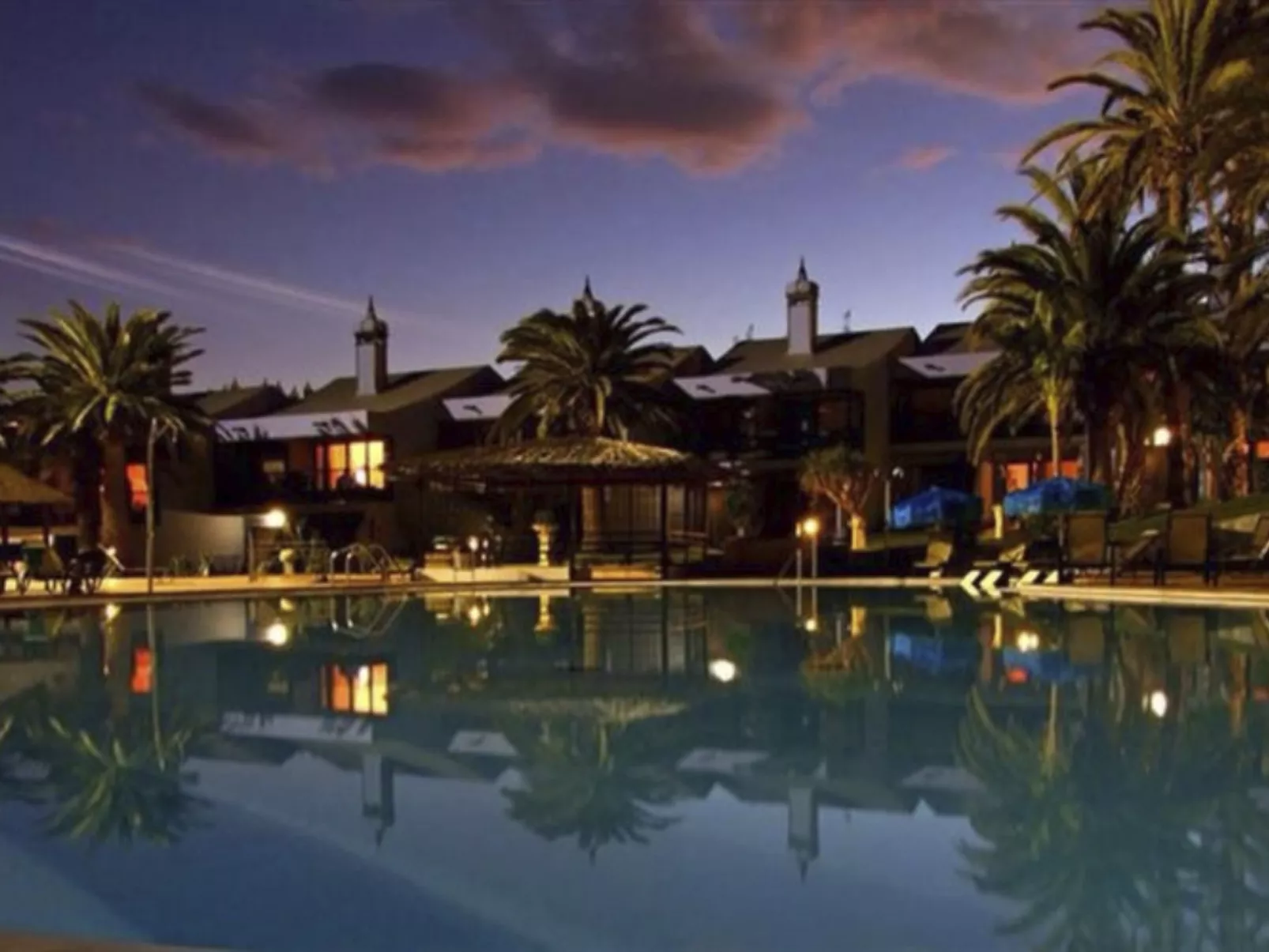 Schöne Wohnung Sun Club-Buiten