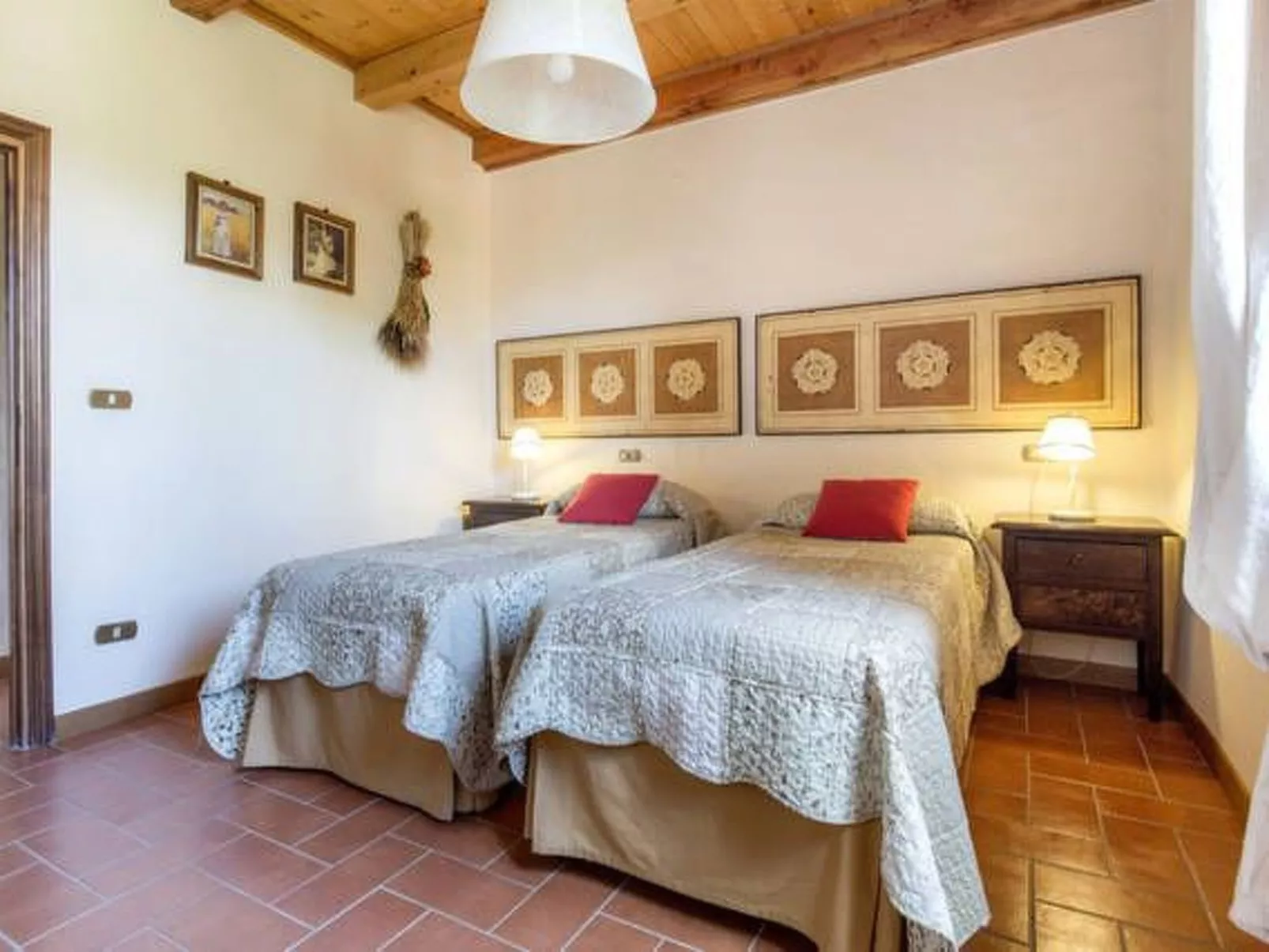 Fichtenhaus mit Schwimmbad zwischen Florenz und-Image-tags.info