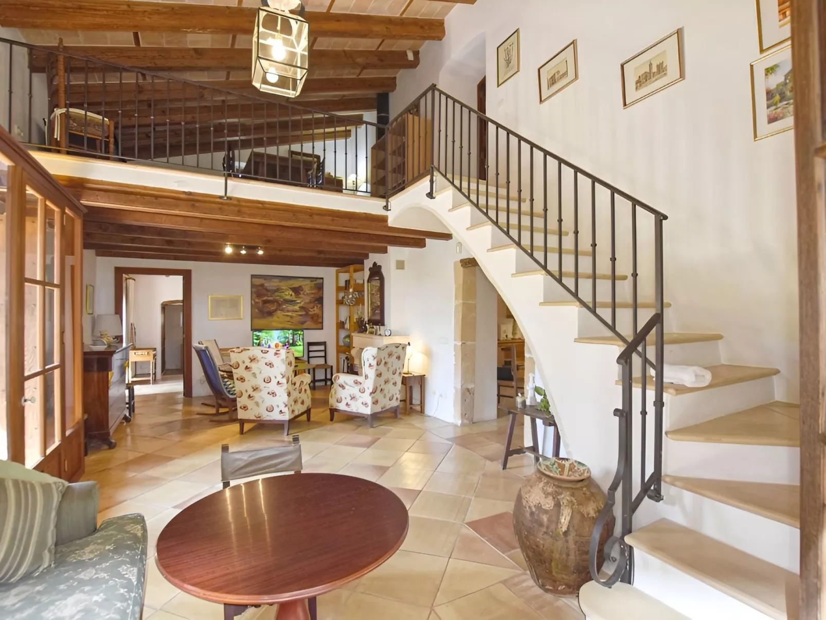 Finca mit Ruhe und Infinity-Pool-Binnen