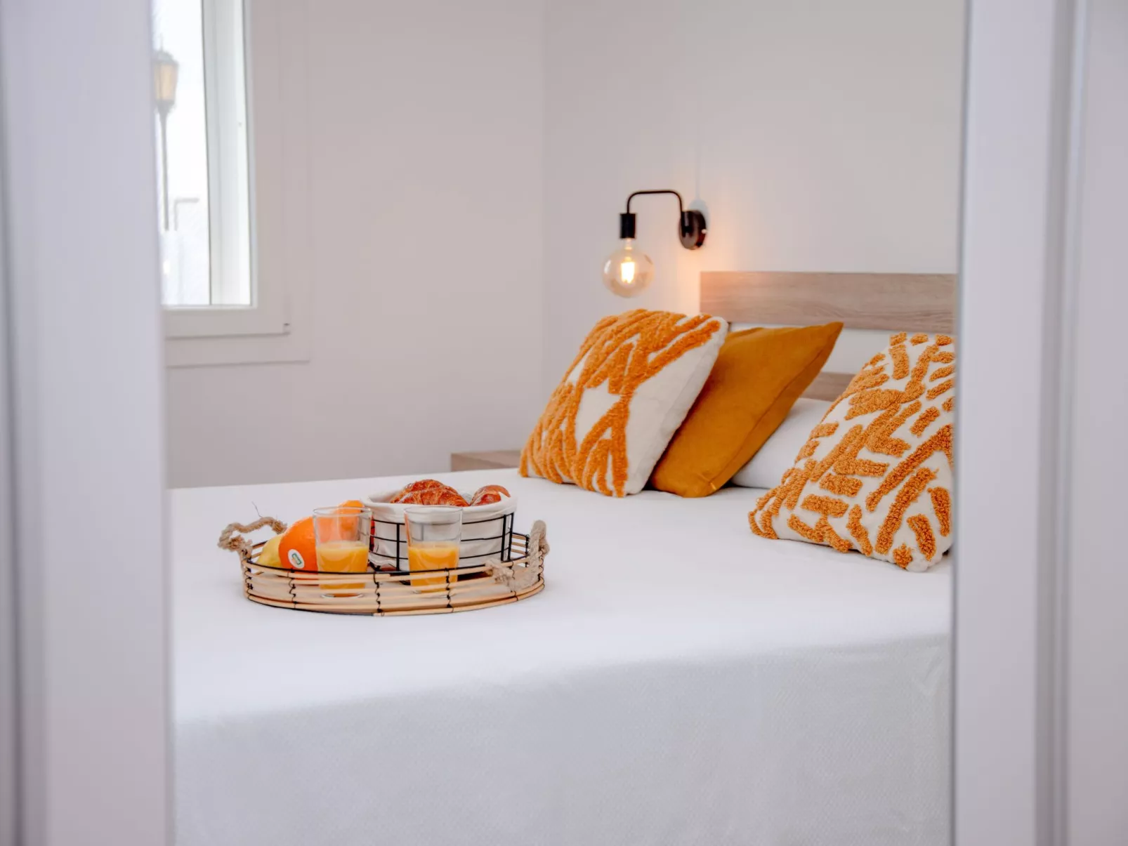 Modernes und helles Ferienhaus direkt am Meer, mit zwei großen Terrassen, Garte-Binnen