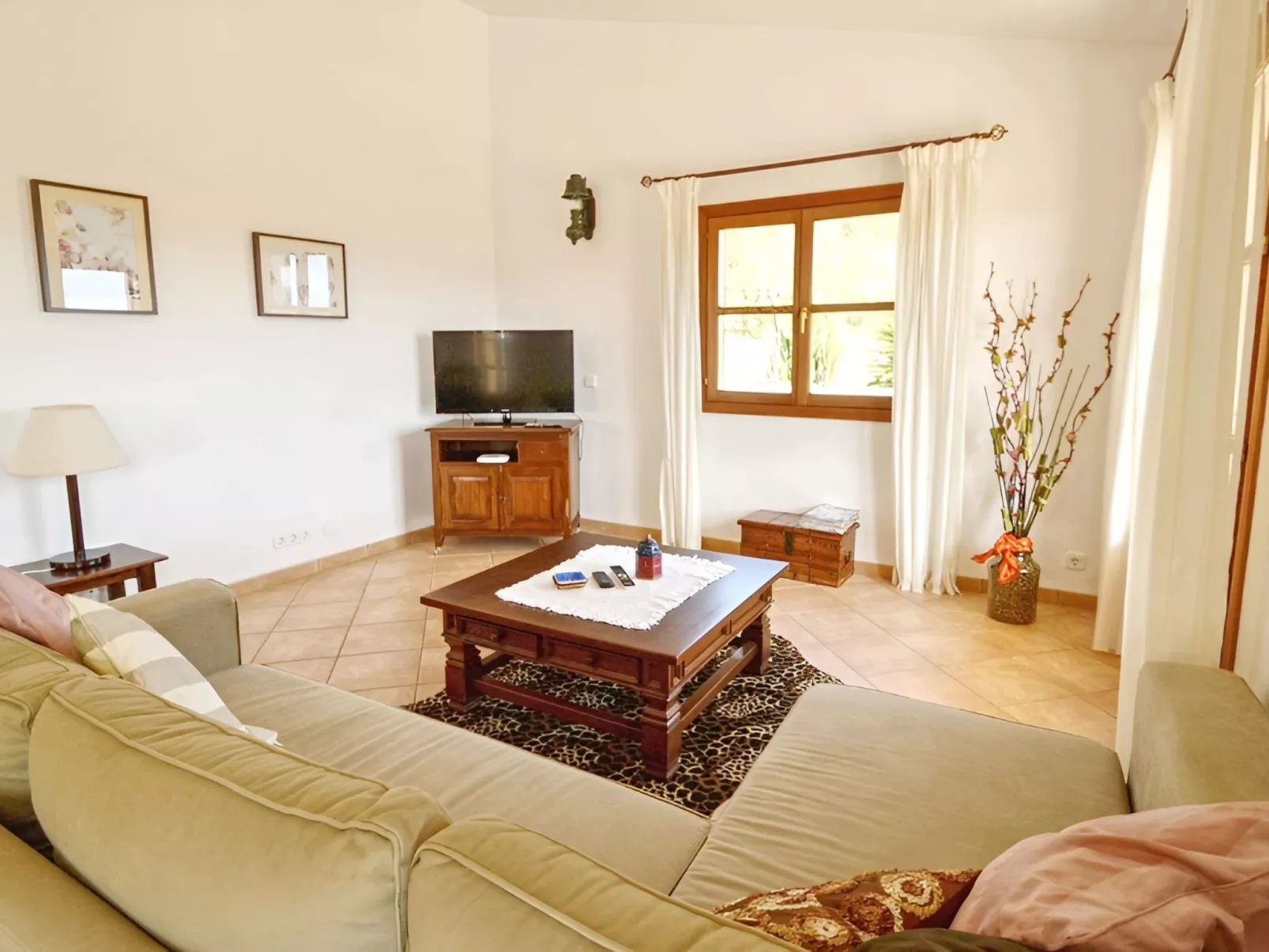 Schöne Finca mit Aussicht, Pool und Jacuzzi-Image-tags.info