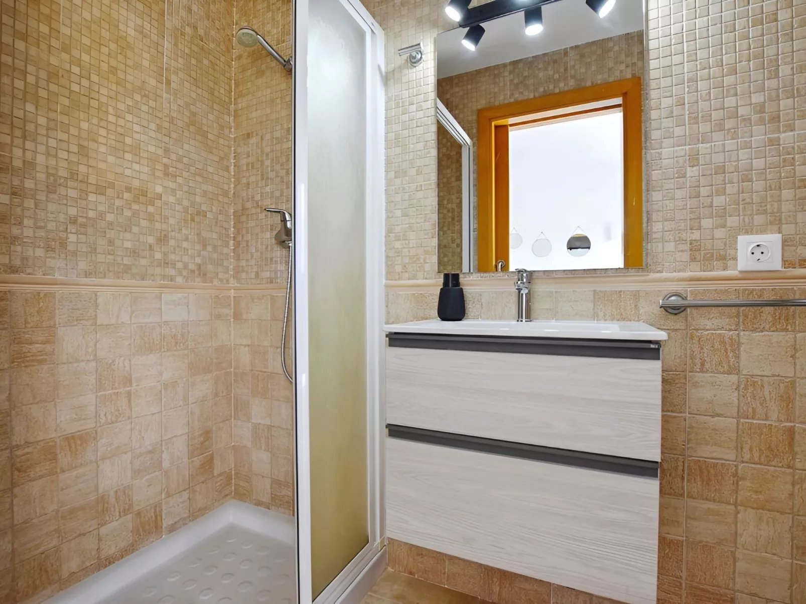 Villa "Calma" mit privatem Pool und Meerblick - Binnen