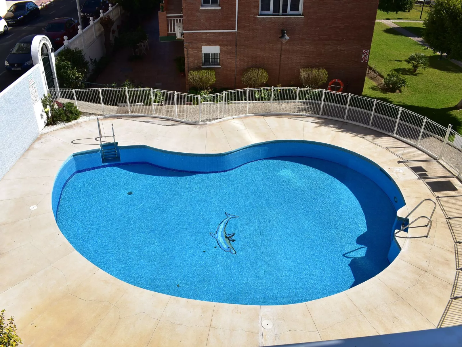 Helle und renovierte Ferienwohnung mit Balkon und tollem Blick auf das Meer - Buiten