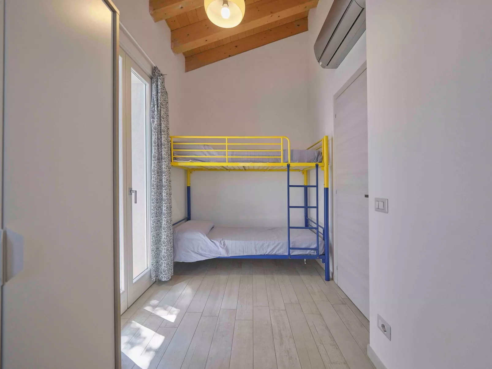 Schönes Ferienhaus Villetta Batik-Binnen