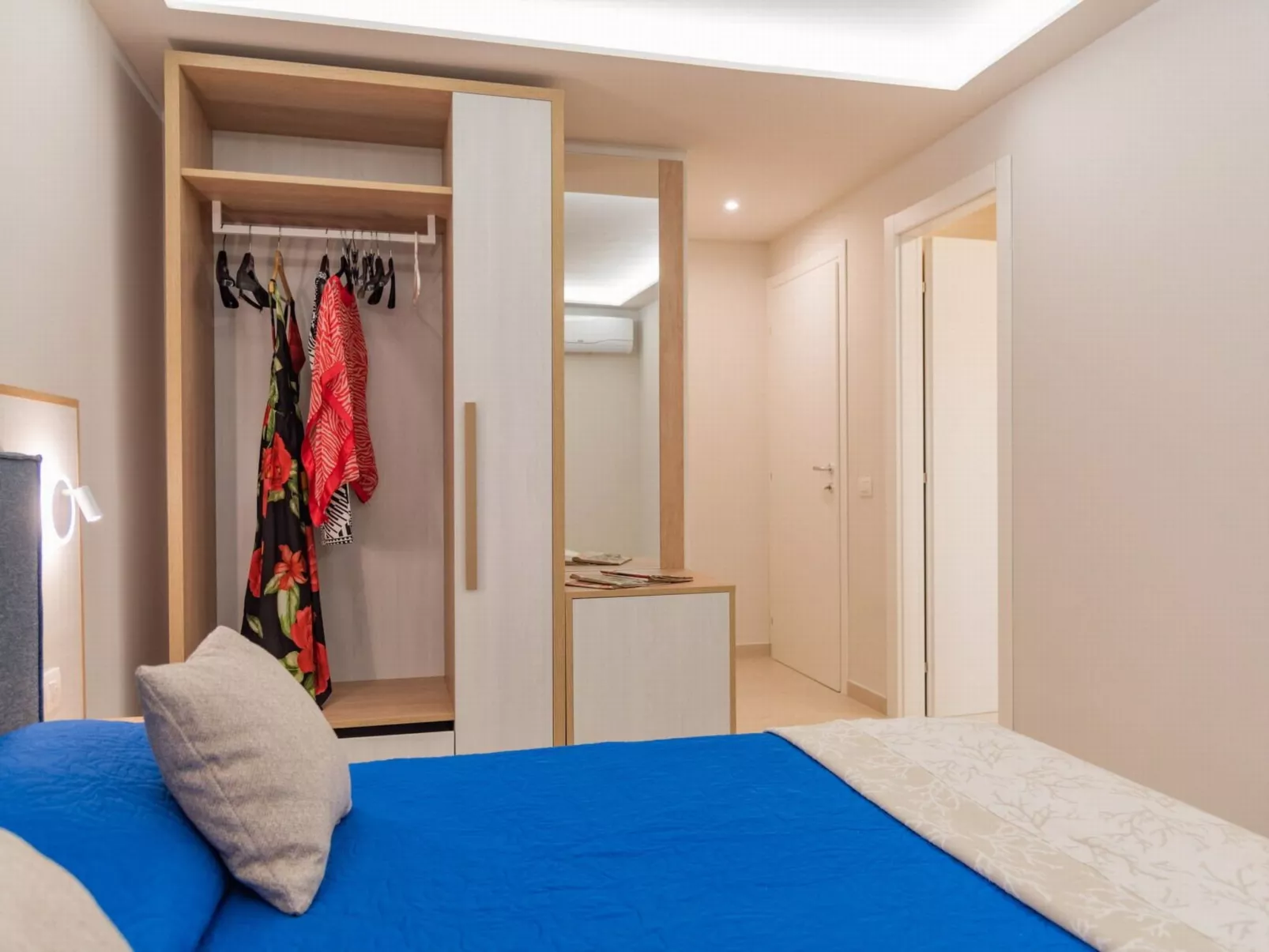 Komfortable und moderne Villa am Strand-Image-tags.info