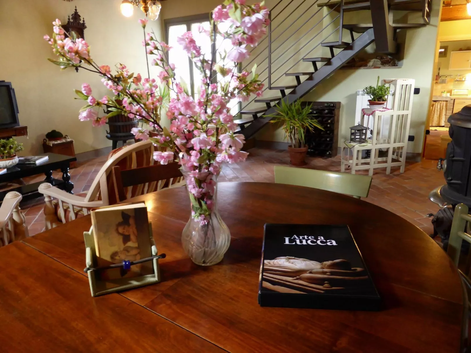 Haus mit Garten, Terrasse, in den Hügeln von Lucca-Image-tags.info