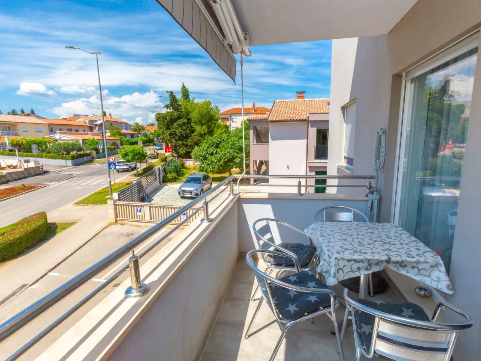 "Marica J2" mit Balkon-Buiten