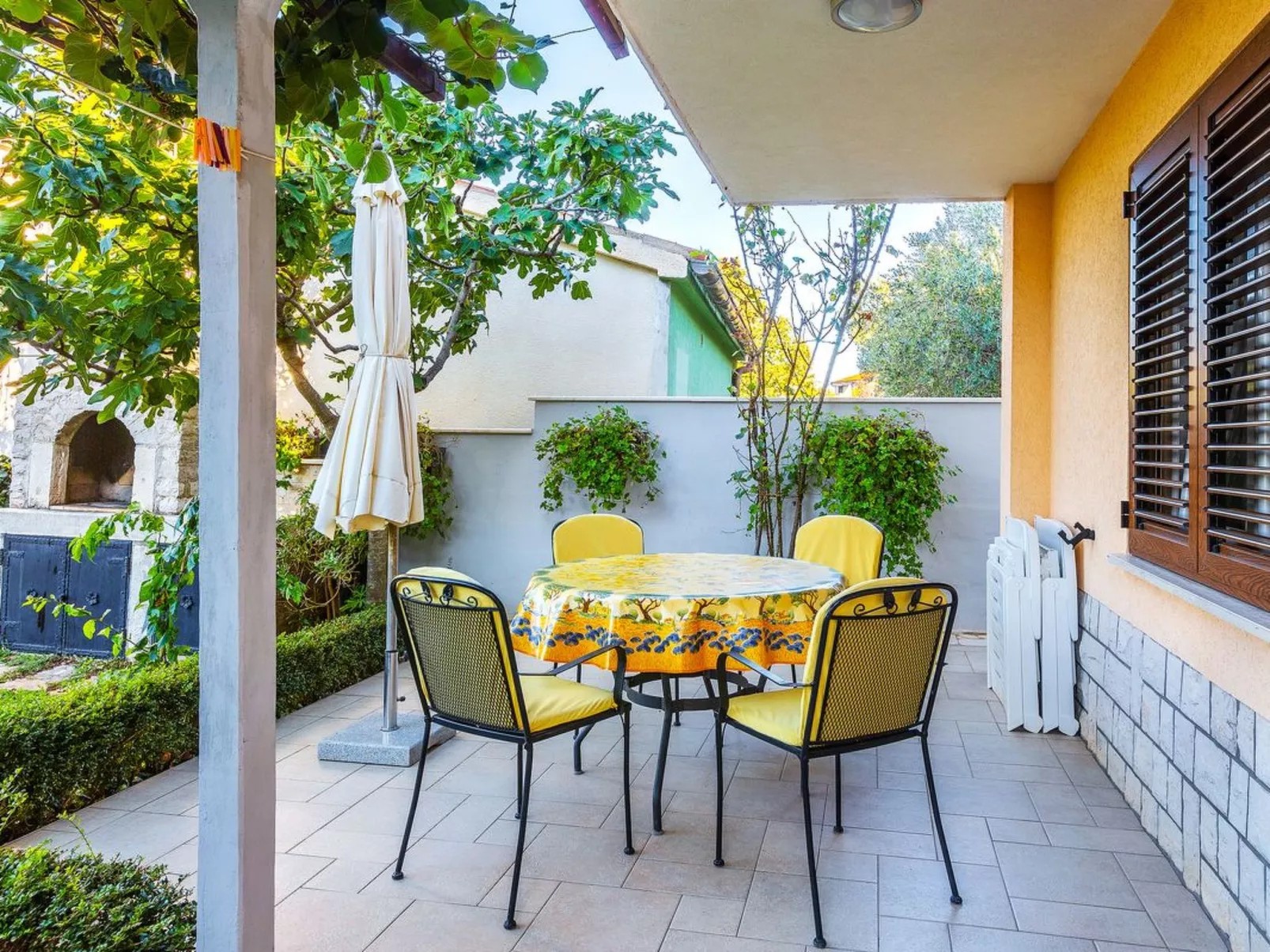 Wohnung "Maretic Veliki" mit Terrasse-Buiten