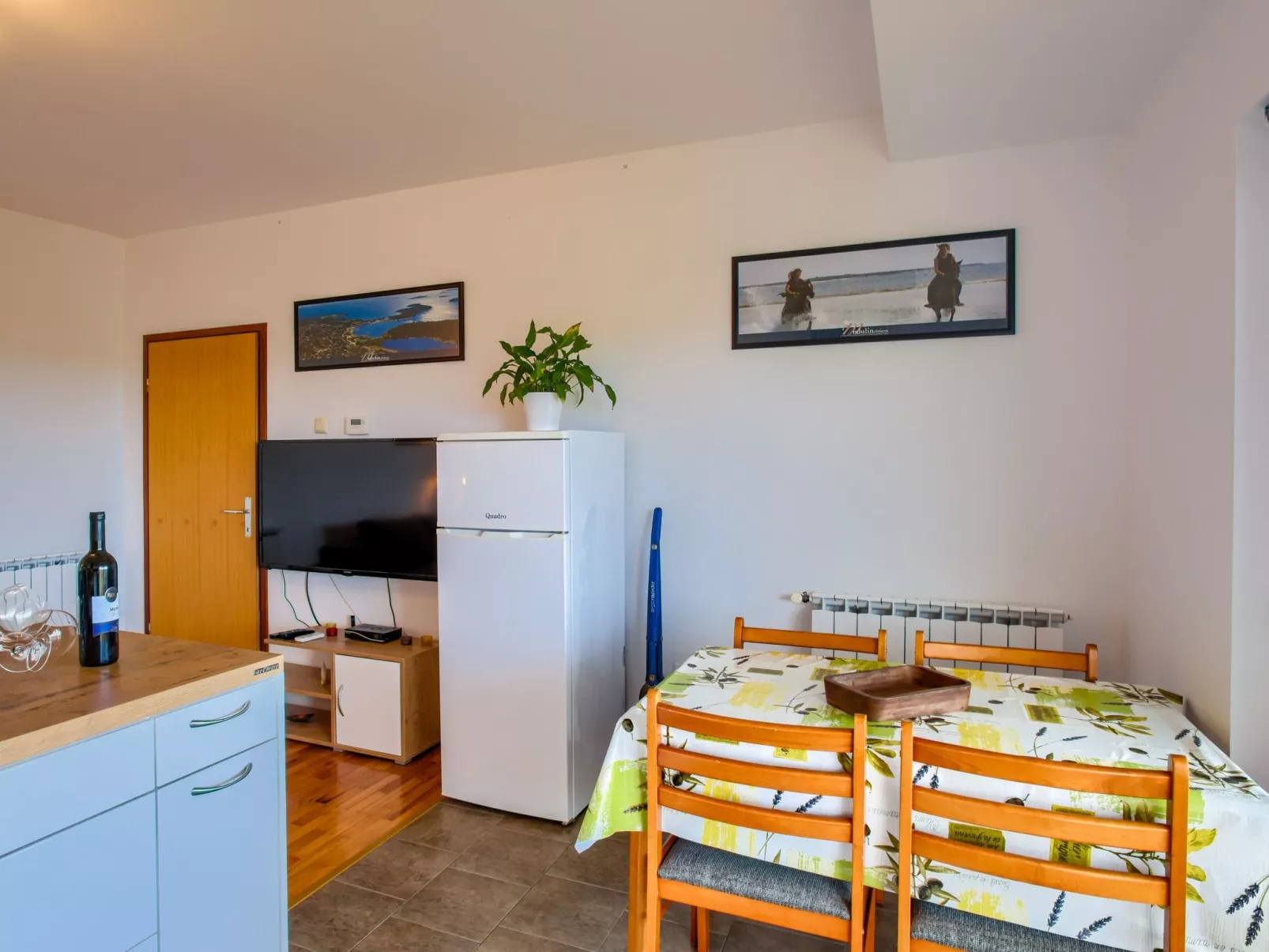 Schöne Wohnung in Medulin mit Möbliertem Balkon-Binnen