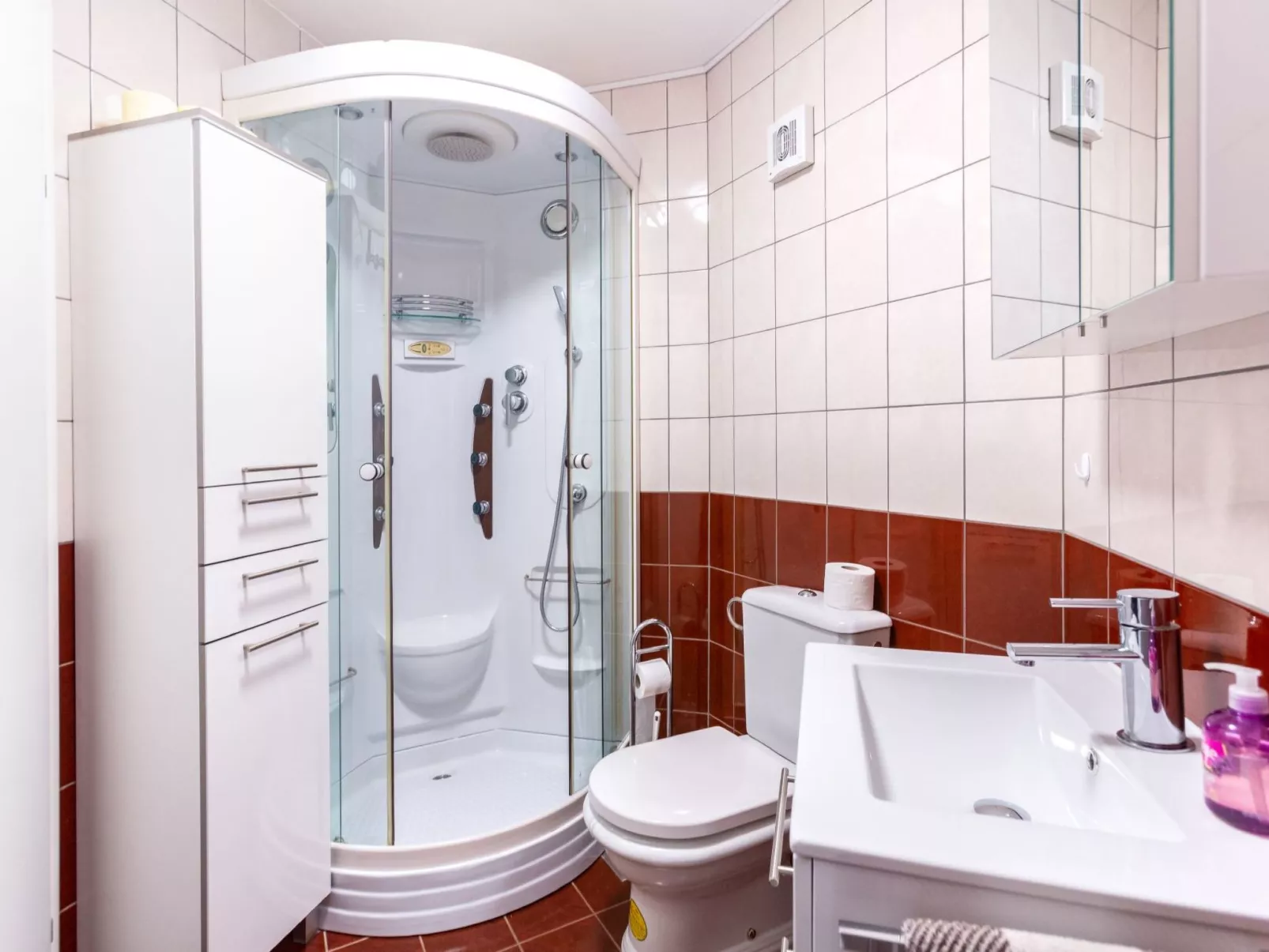 In Medulin mit Grill, Garten und gemeinsamem Pool-Image-tags.info