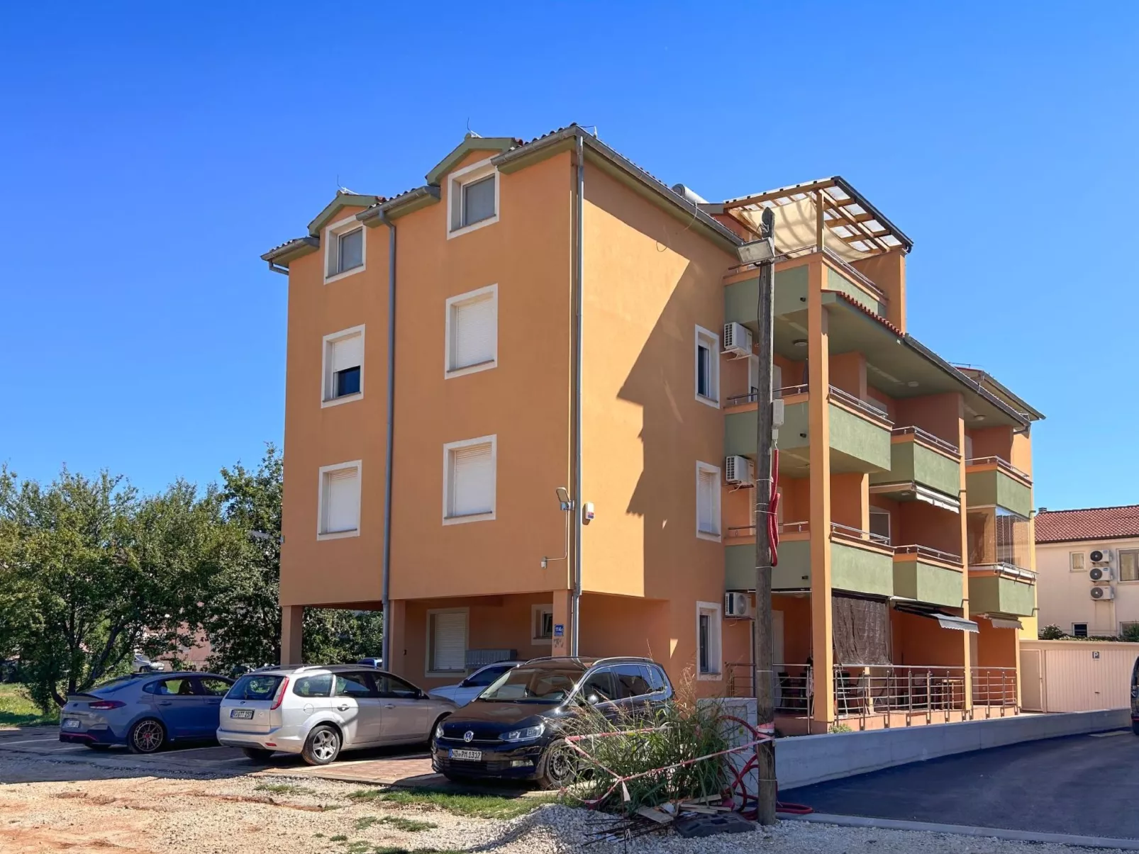 Wohnung "Fucane Beni" mit Balkon-Buiten