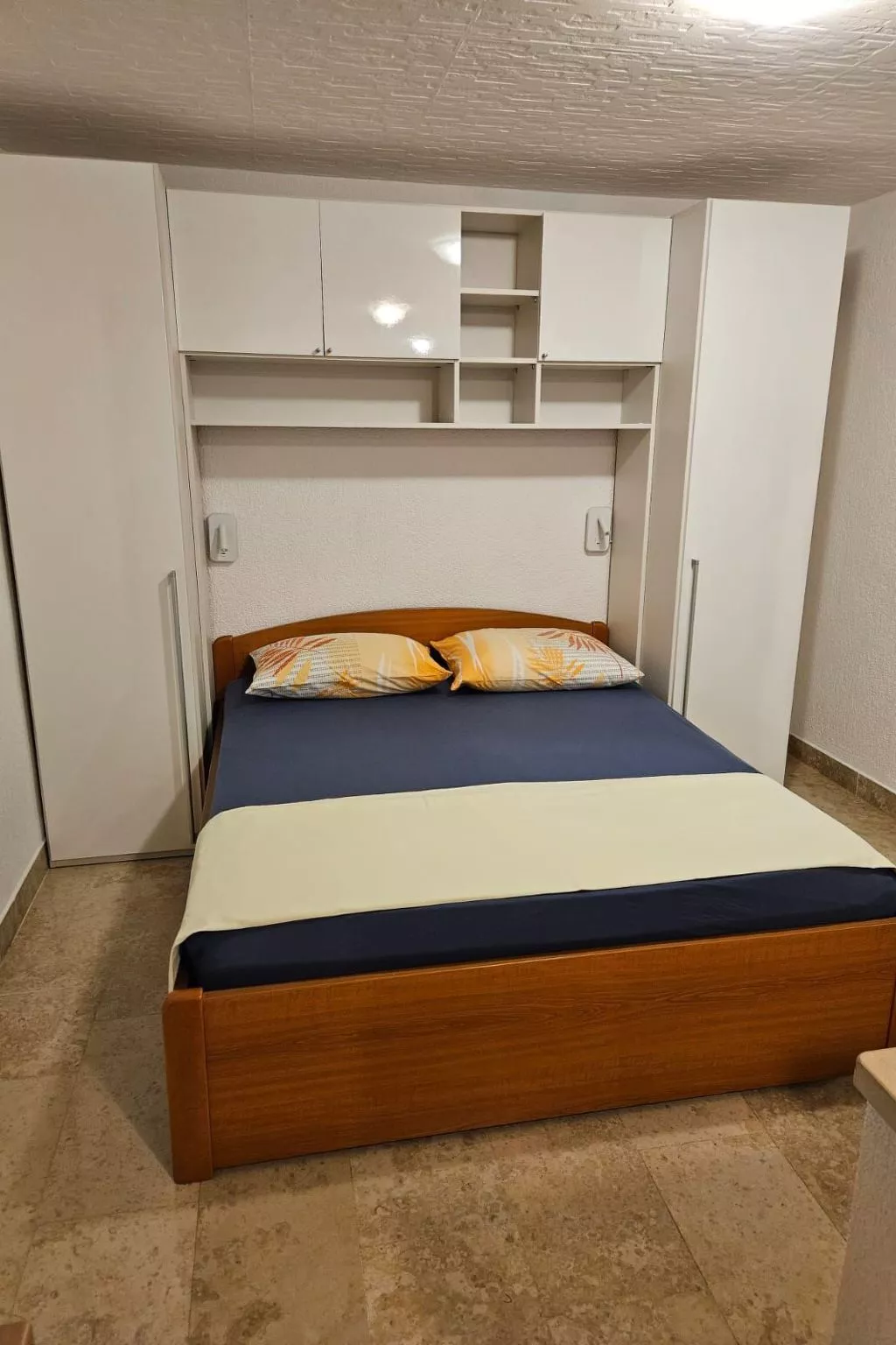 "Second" mit Terrasse-Binnen