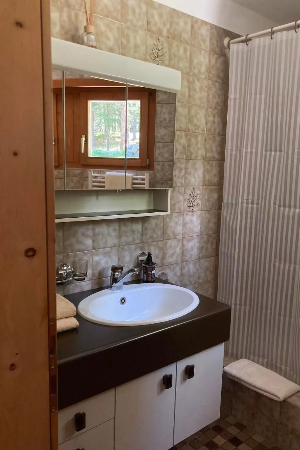 Chesa Muntanaia-Binnen