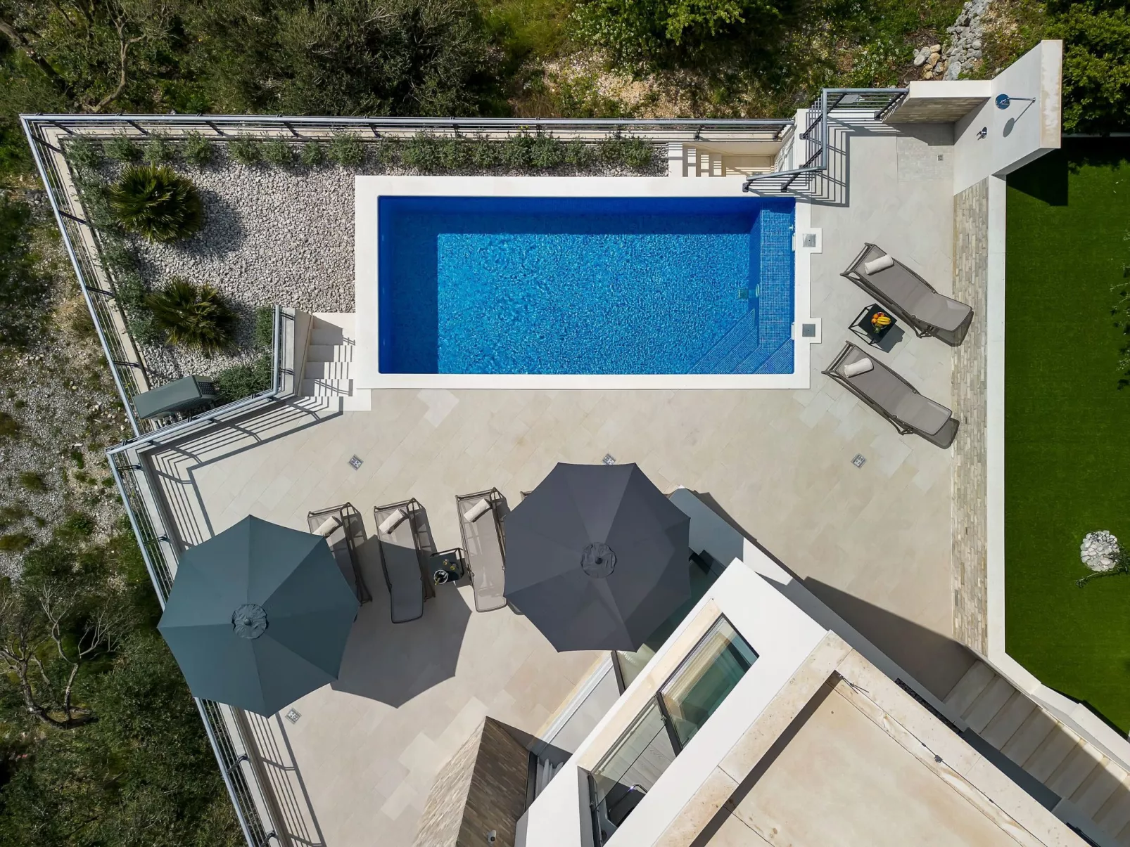 Villa Oscar mit Pool-Buiten