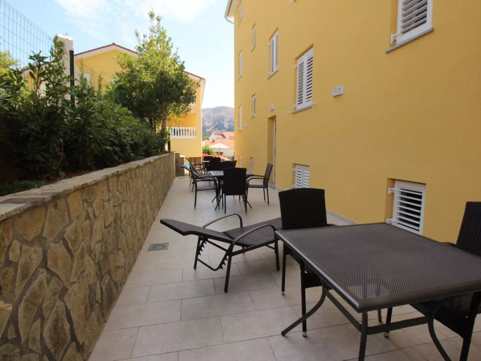 Nettes Appartement in Baška mit Gemeinsamer Terrasse-Buiten