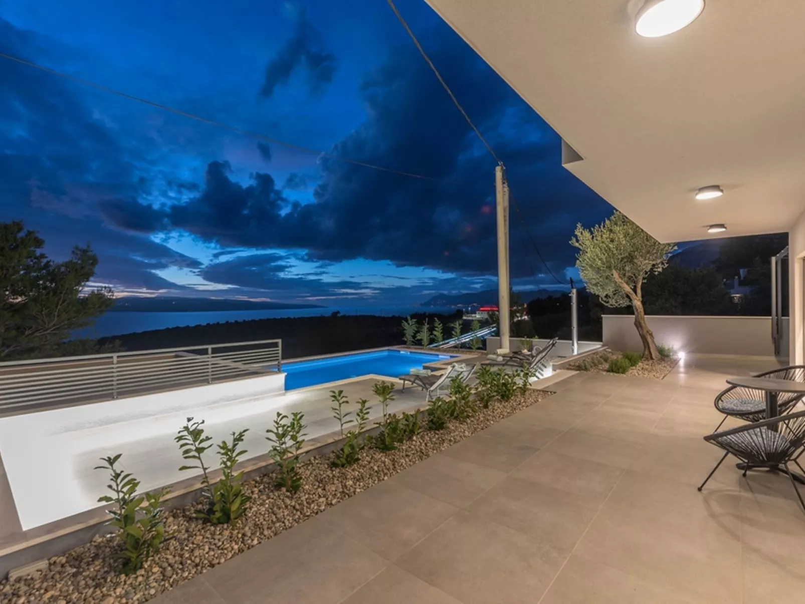 Villa Kuk mit beheiztem Pool-Buiten