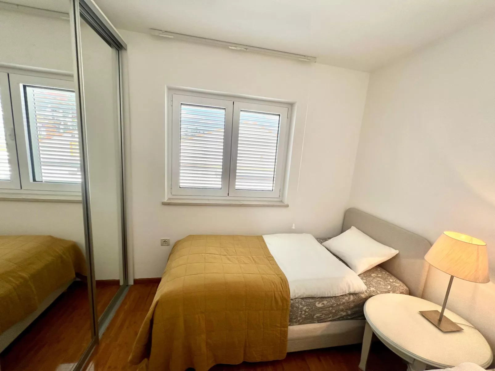 Golden View-Image-tags.info