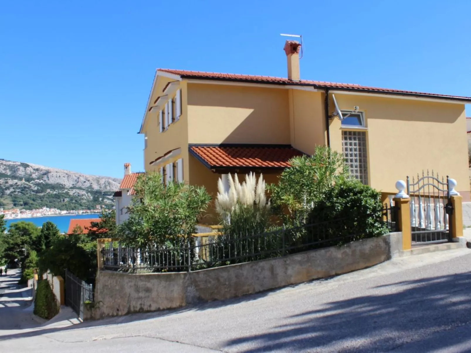 Appartement in Baška mit Eigenem Balkon-Buiten