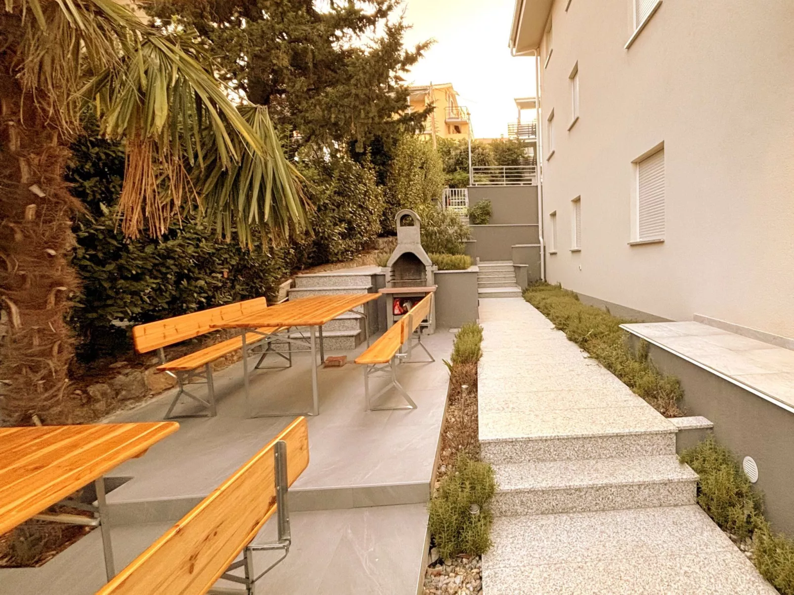 Moderne Wohnung in Crikvenica mit Pool-Buiten