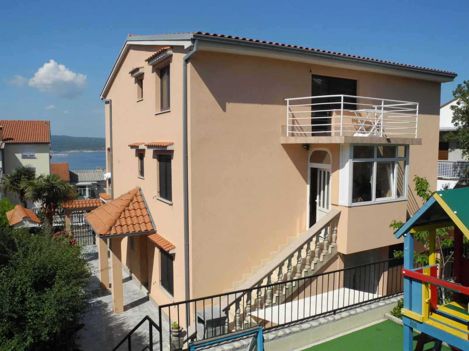 Wohnung in Crikvenica mit Terrasse und Grill-Buiten